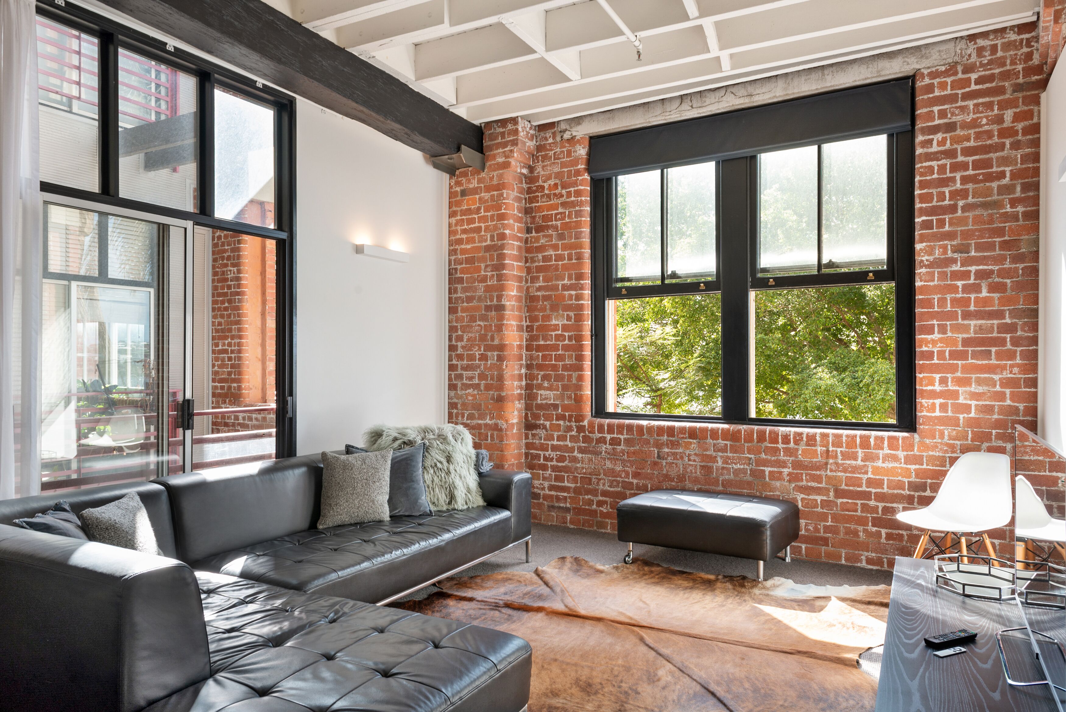 Quintessential Woolstore Warehouse~1bed/1bath/1car