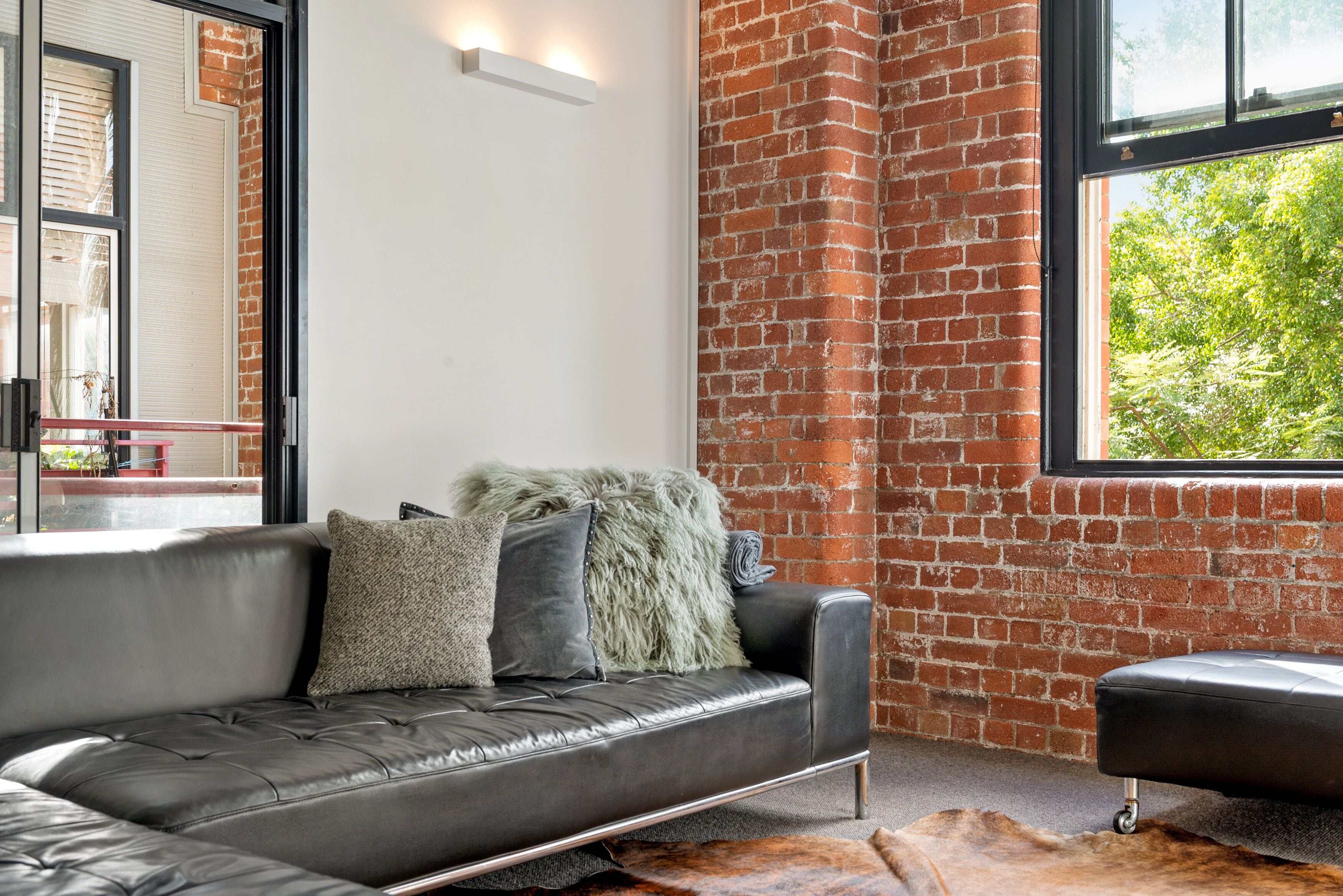 Quintessential Woolstore Warehouse~1bed/1bath/1car