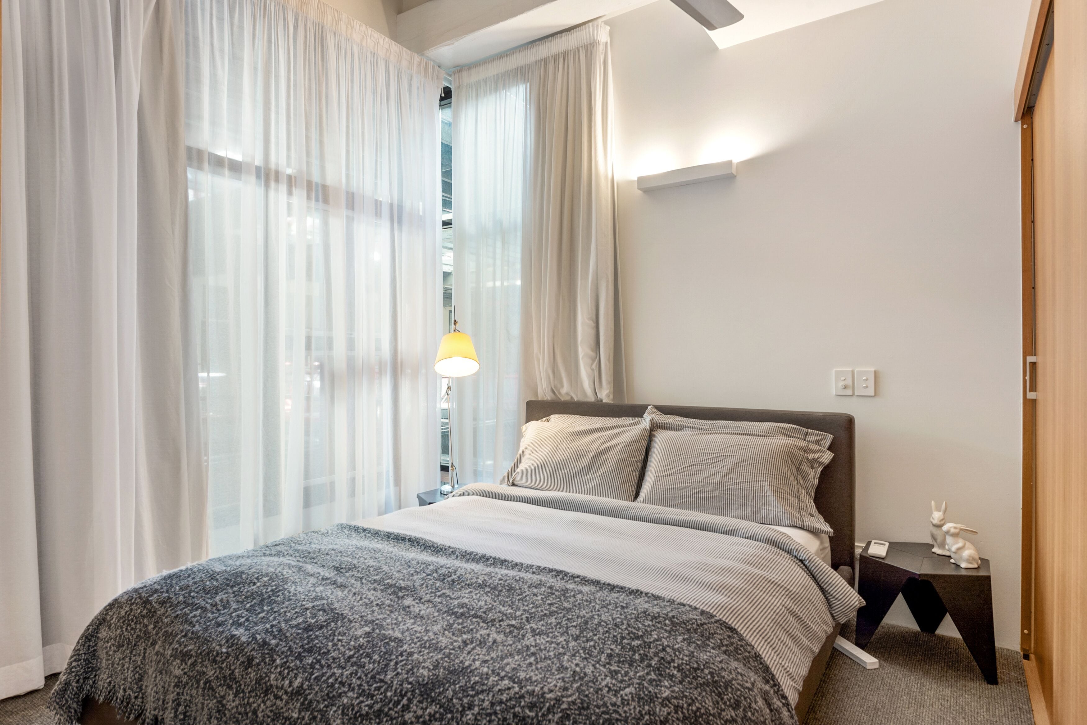 Quintessential Woolstore Warehouse~1bed/1bath/1car