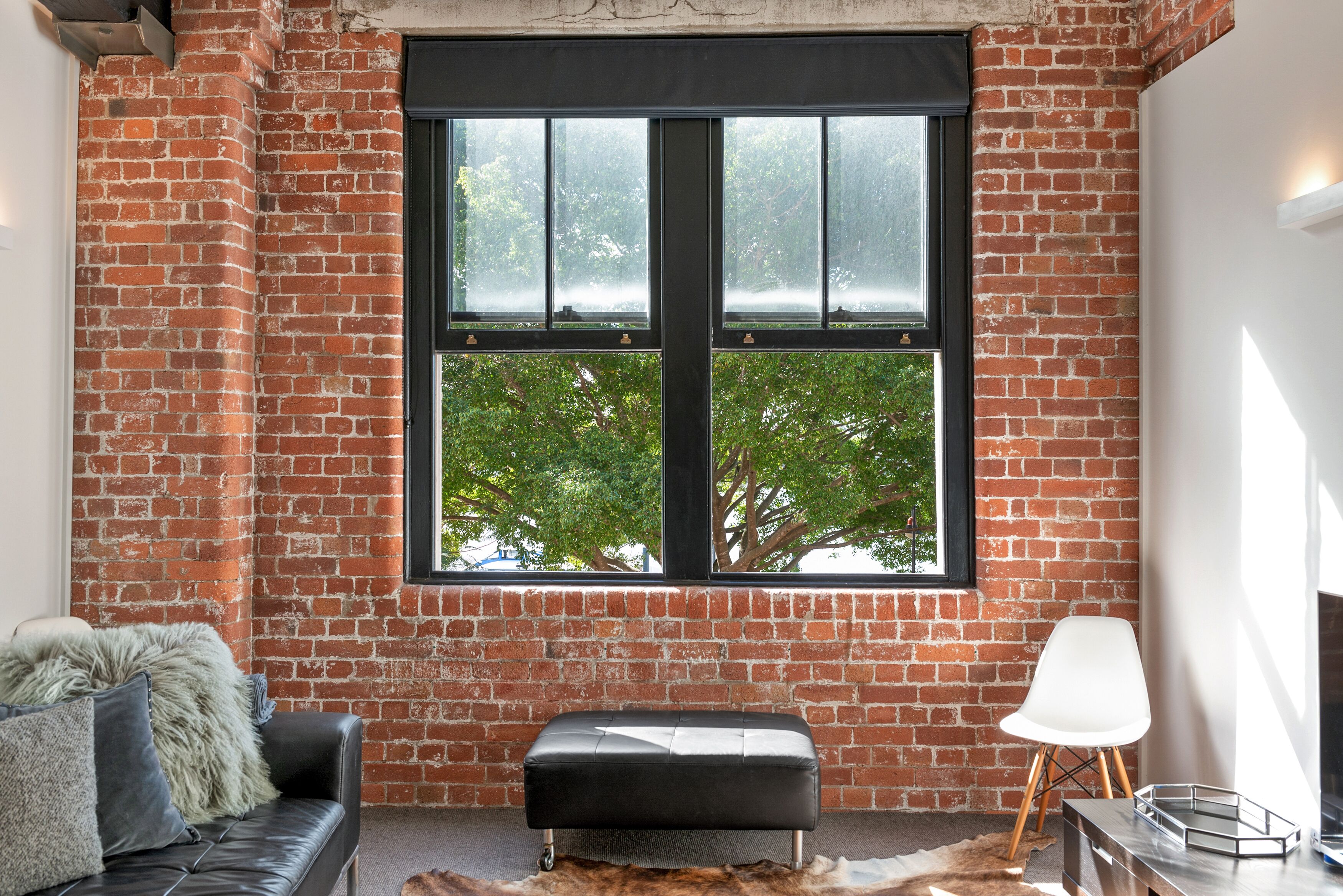 Quintessential Woolstore Warehouse~1bed/1bath/1car