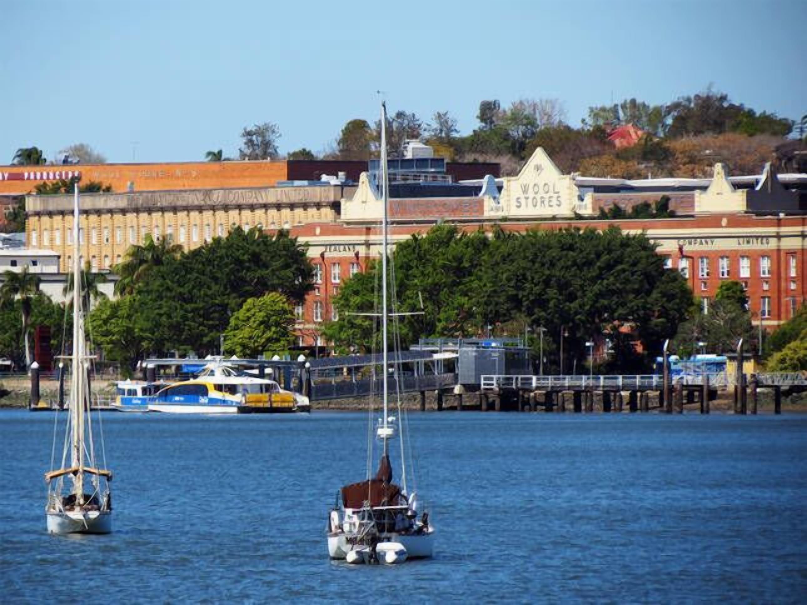 Quintessential Woolstore Warehouse~1bed/1bath/1car