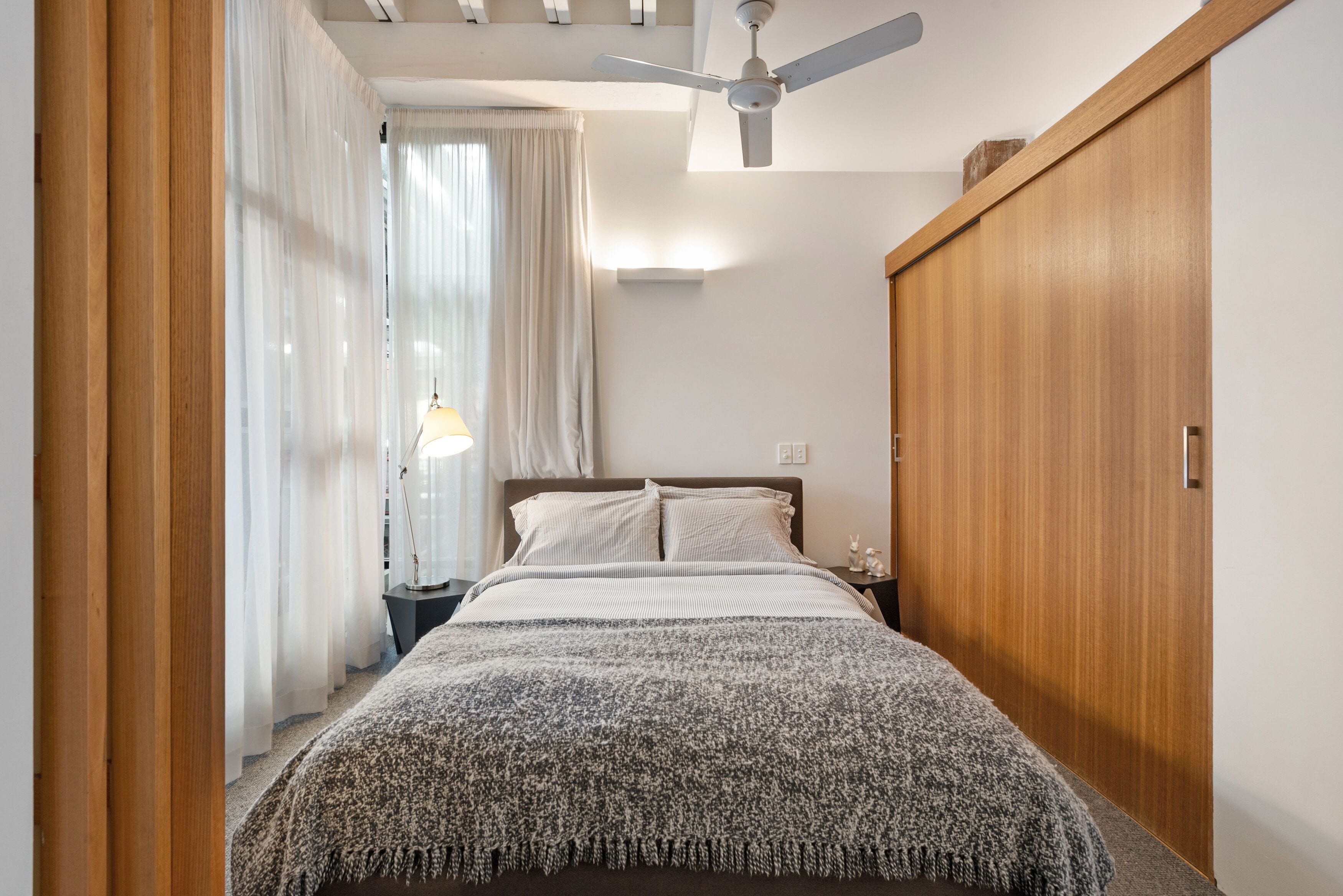 Quintessential Woolstore Warehouse~1bed/1bath/1car