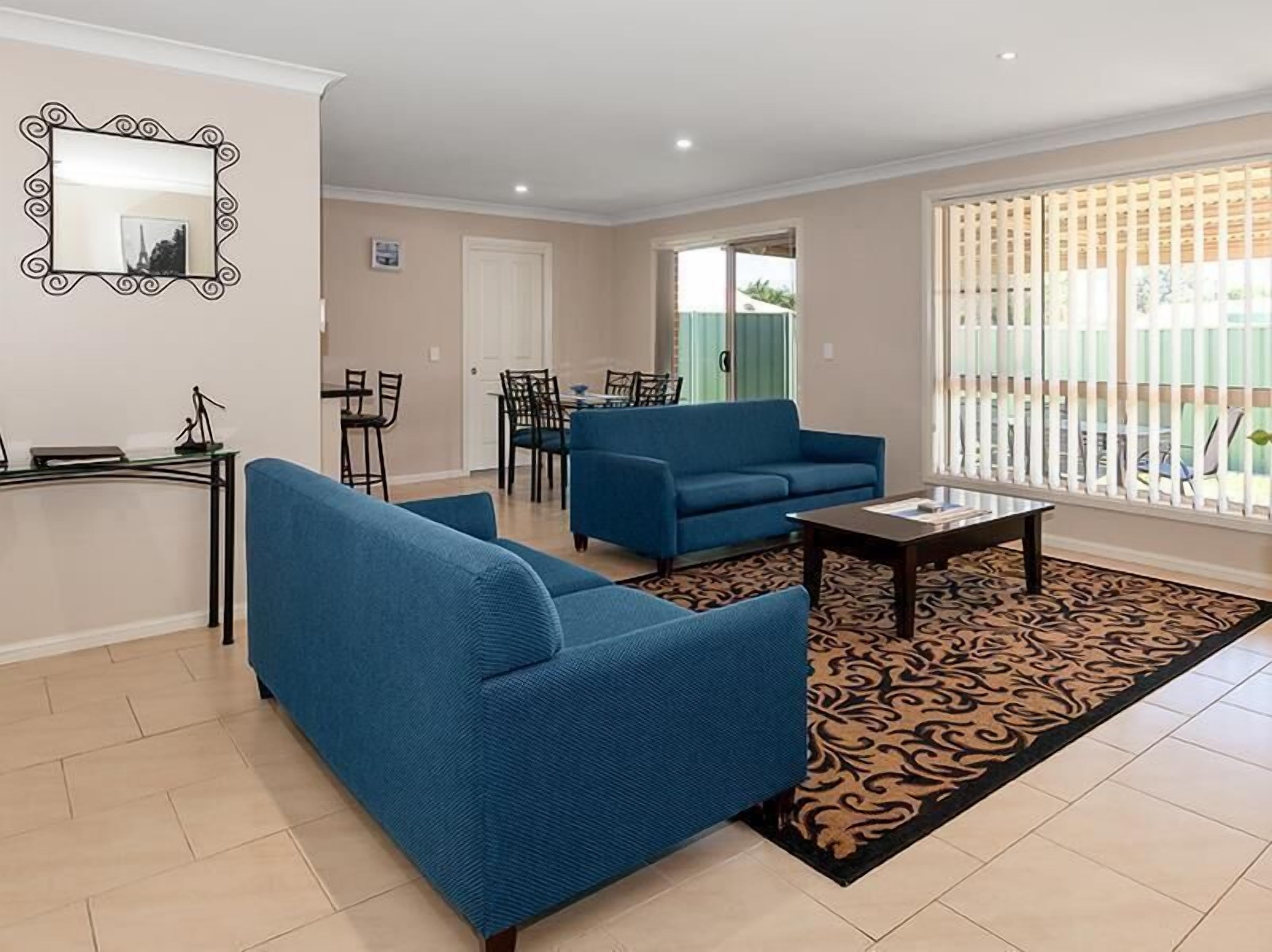 Colonial Court Villas