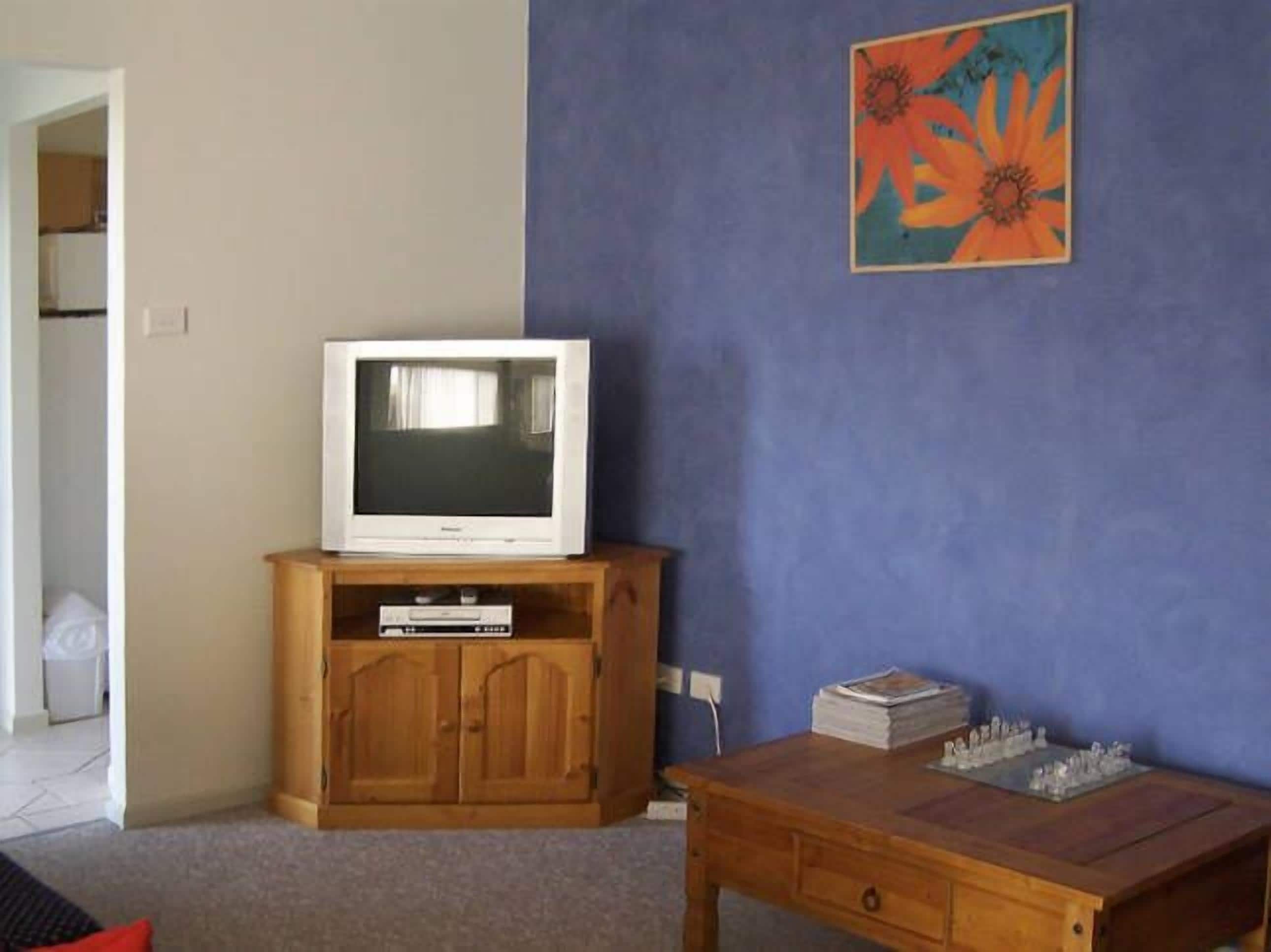 Beachcombers. Unit 3-Spacious, Comfy & GREAT Value