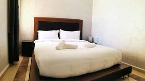 Coffre-forts dans les chambres, bureau, rideaux occultants
