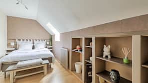 4 bedrooms, desk, blackout drapes, iron/ironing board