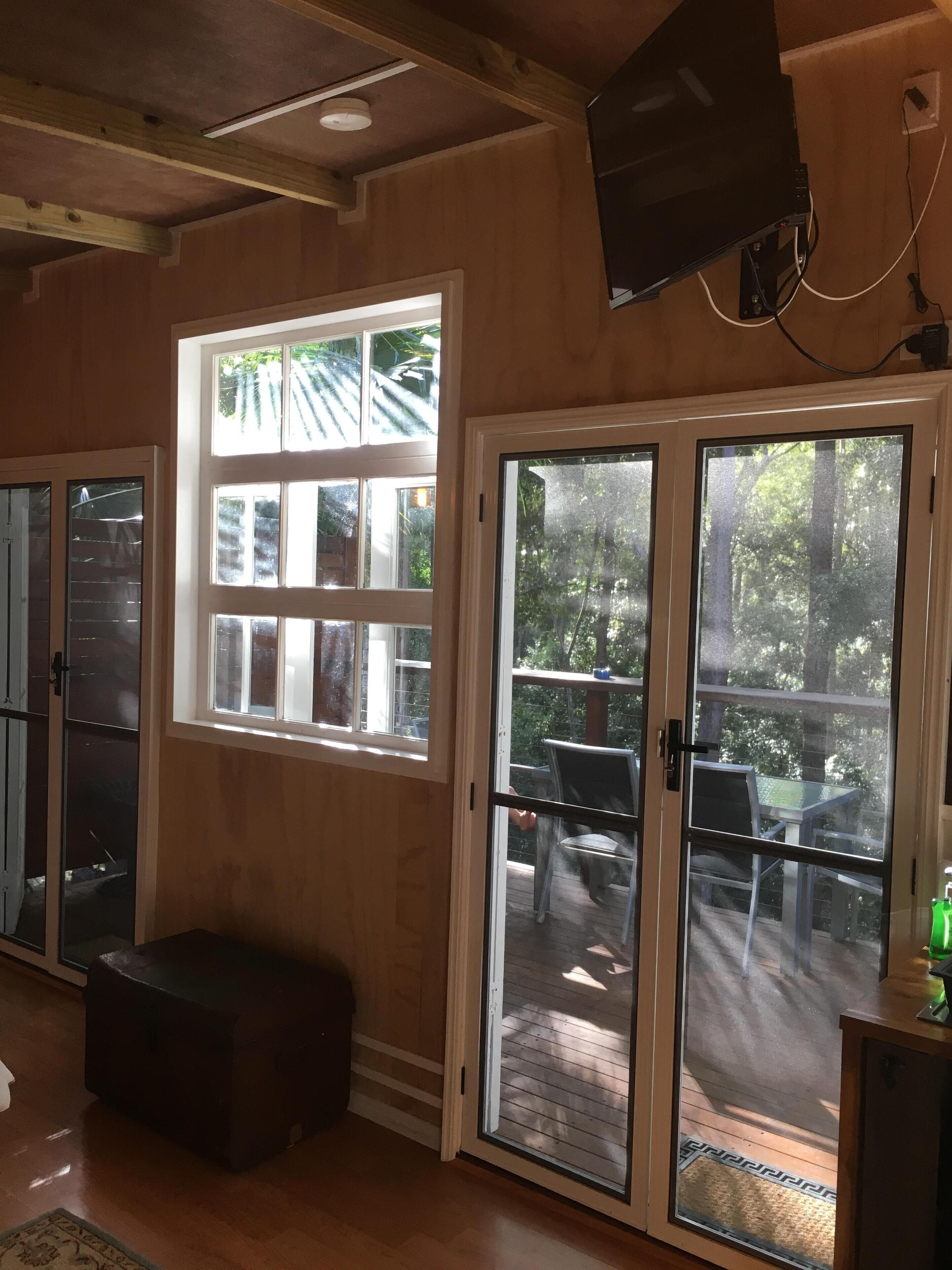 BRAND NEW Private retreat/cabin nestled in the forest and fully self contained