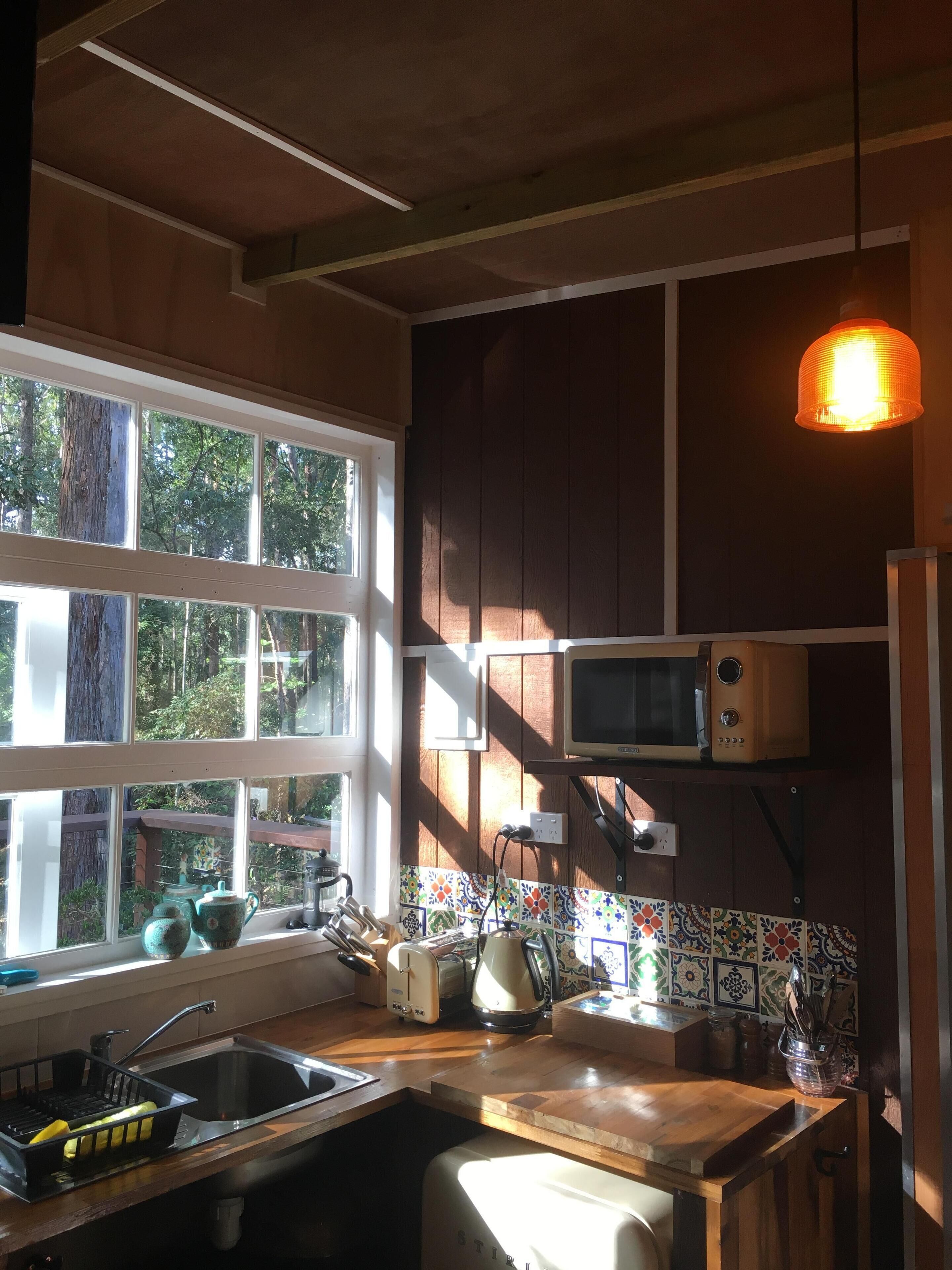 BRAND NEW Private retreat/cabin nestled in the forest and fully self contained