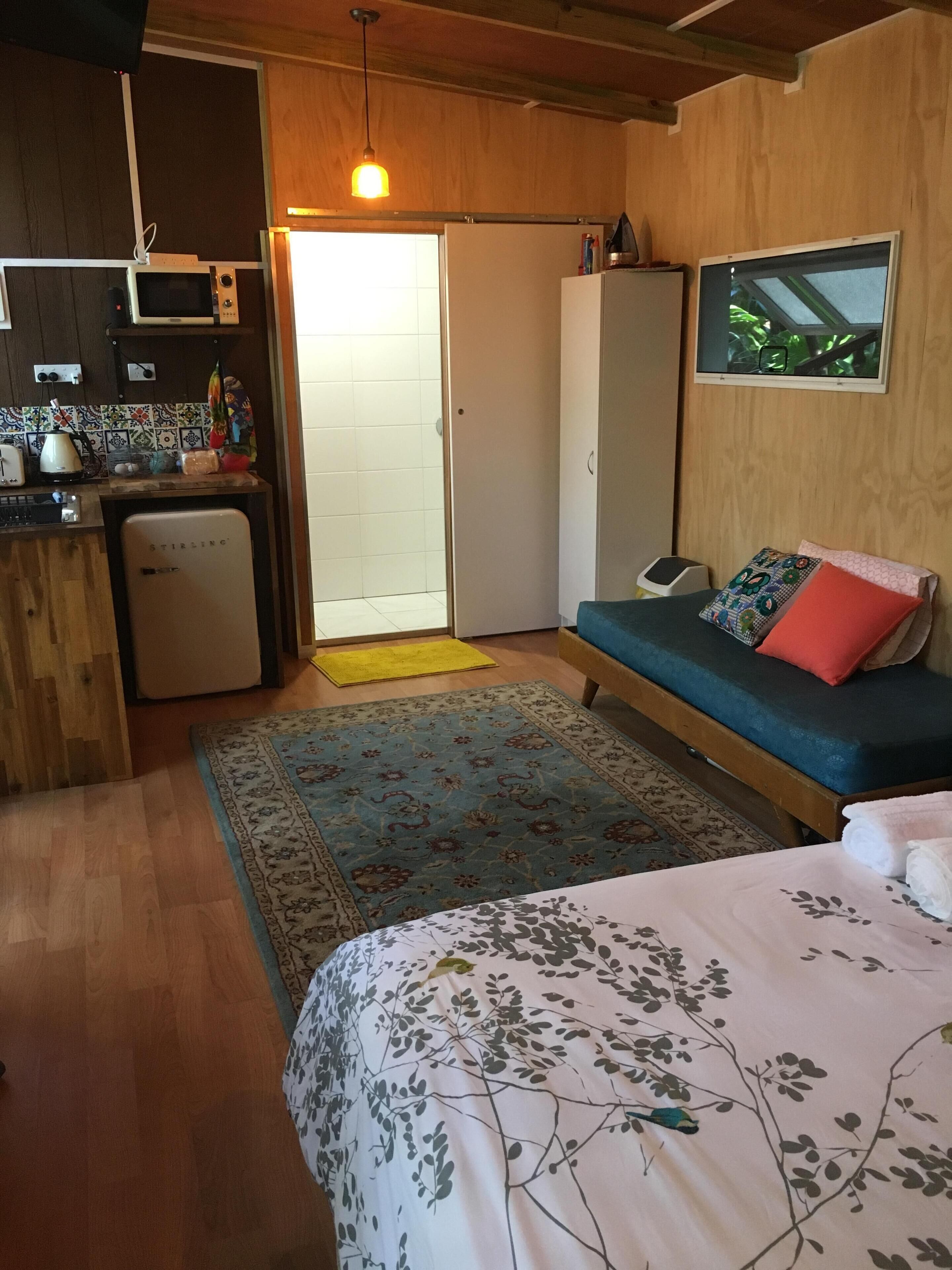 BRAND NEW Private retreat/cabin nestled in the forest and fully self contained