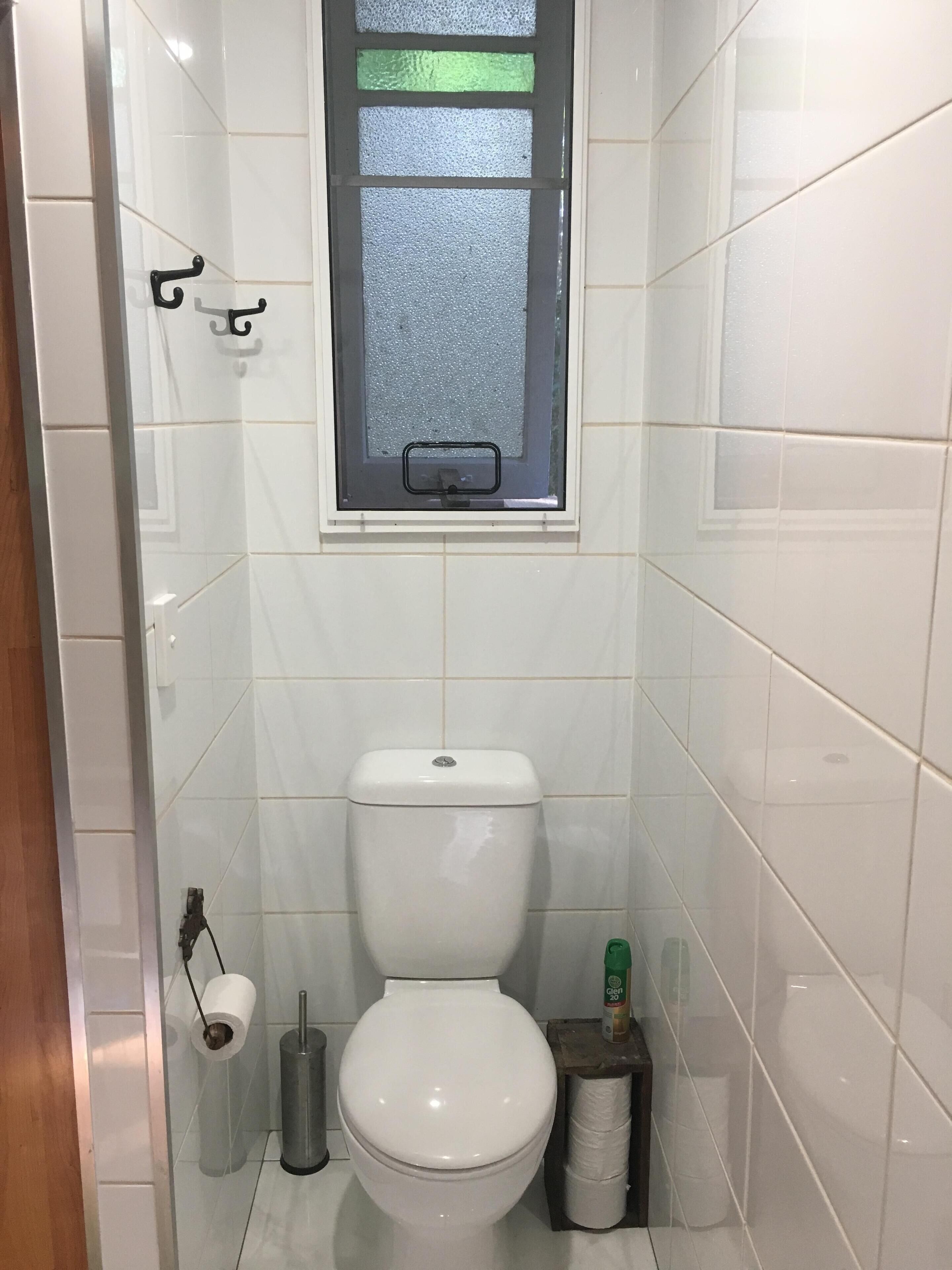 BRAND NEW Private retreat/cabin nestled in the forest and fully self contained