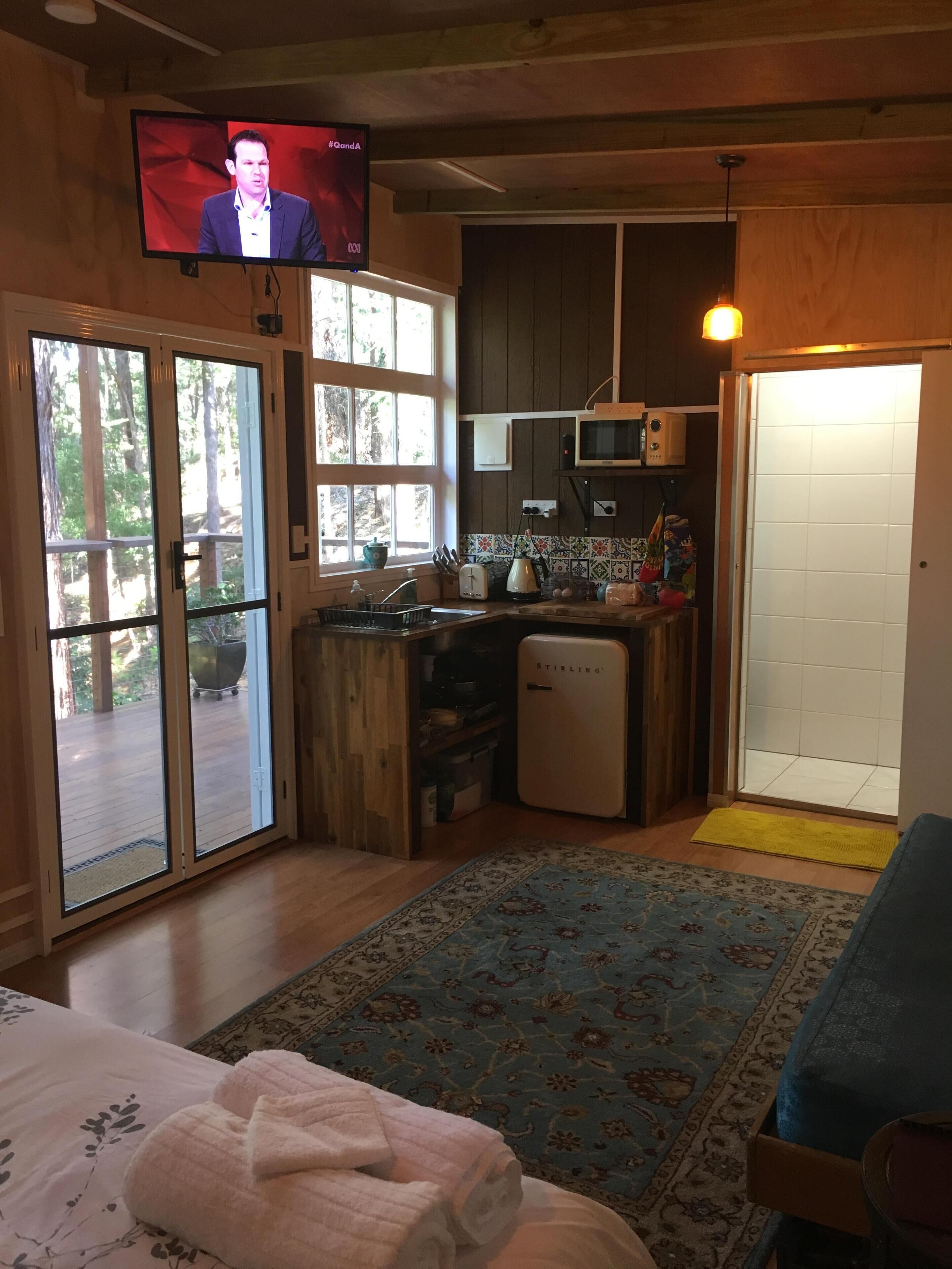 BRAND NEW Private retreat/cabin nestled in the forest and fully self contained