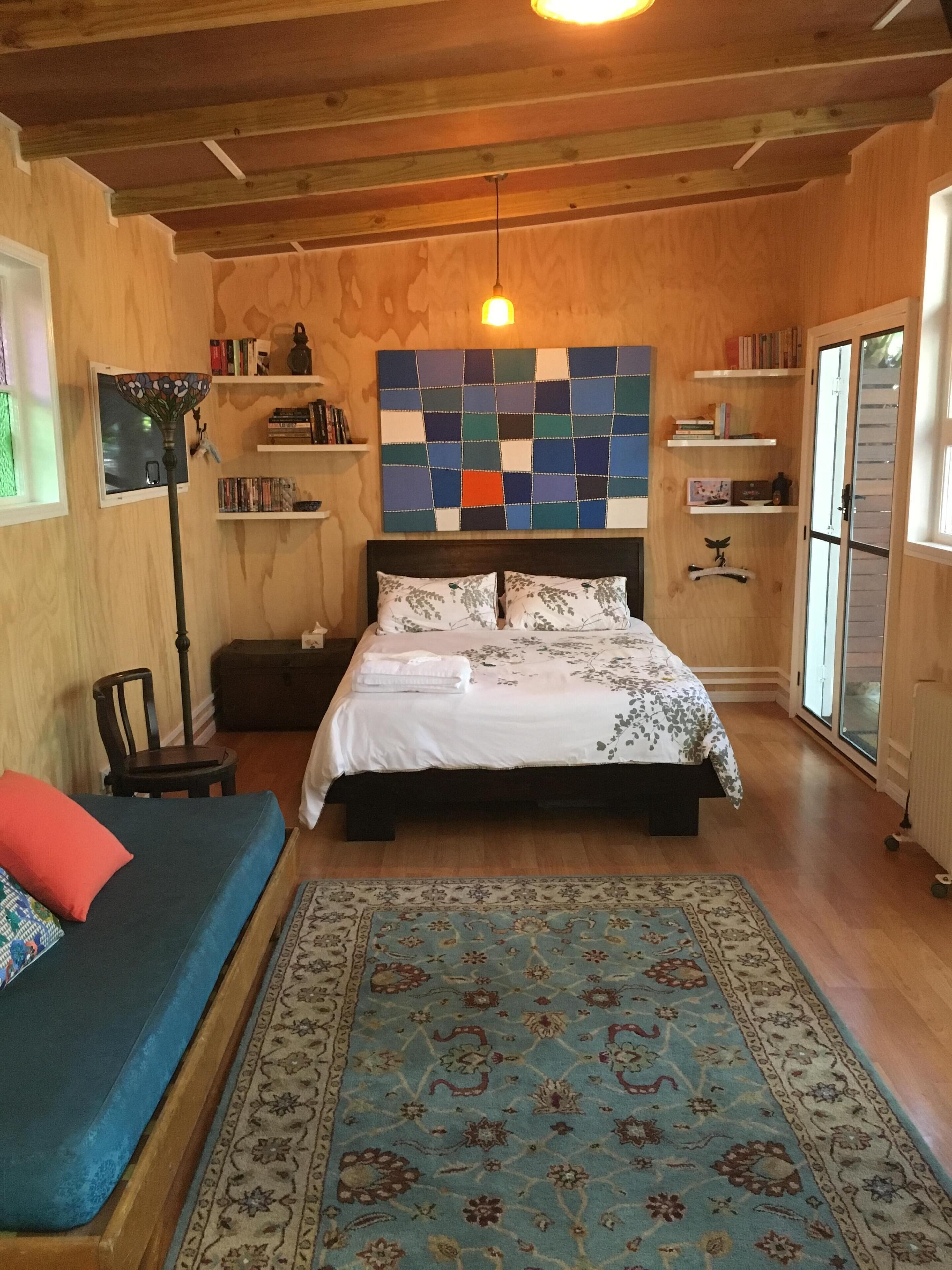 BRAND NEW Private retreat/cabin nestled in the forest and fully self contained