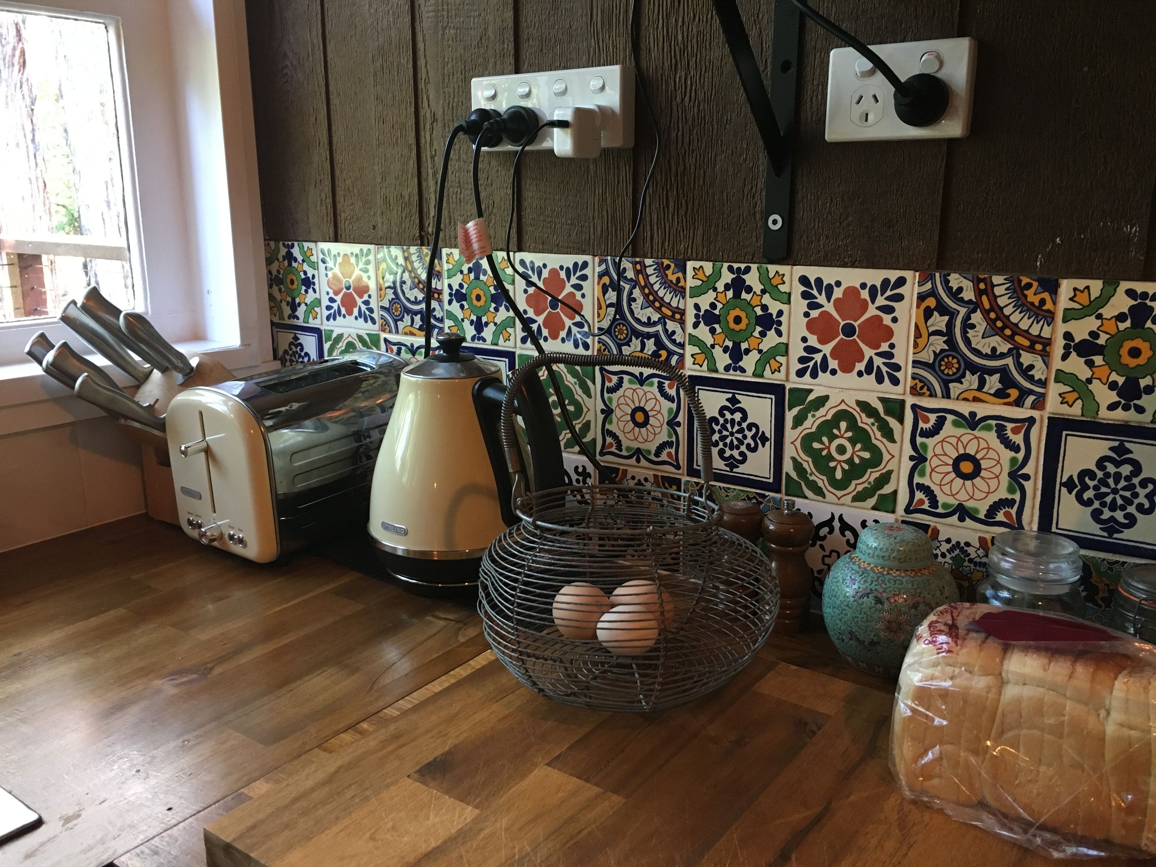 BRAND NEW Private retreat/cabin nestled in the forest and fully self contained