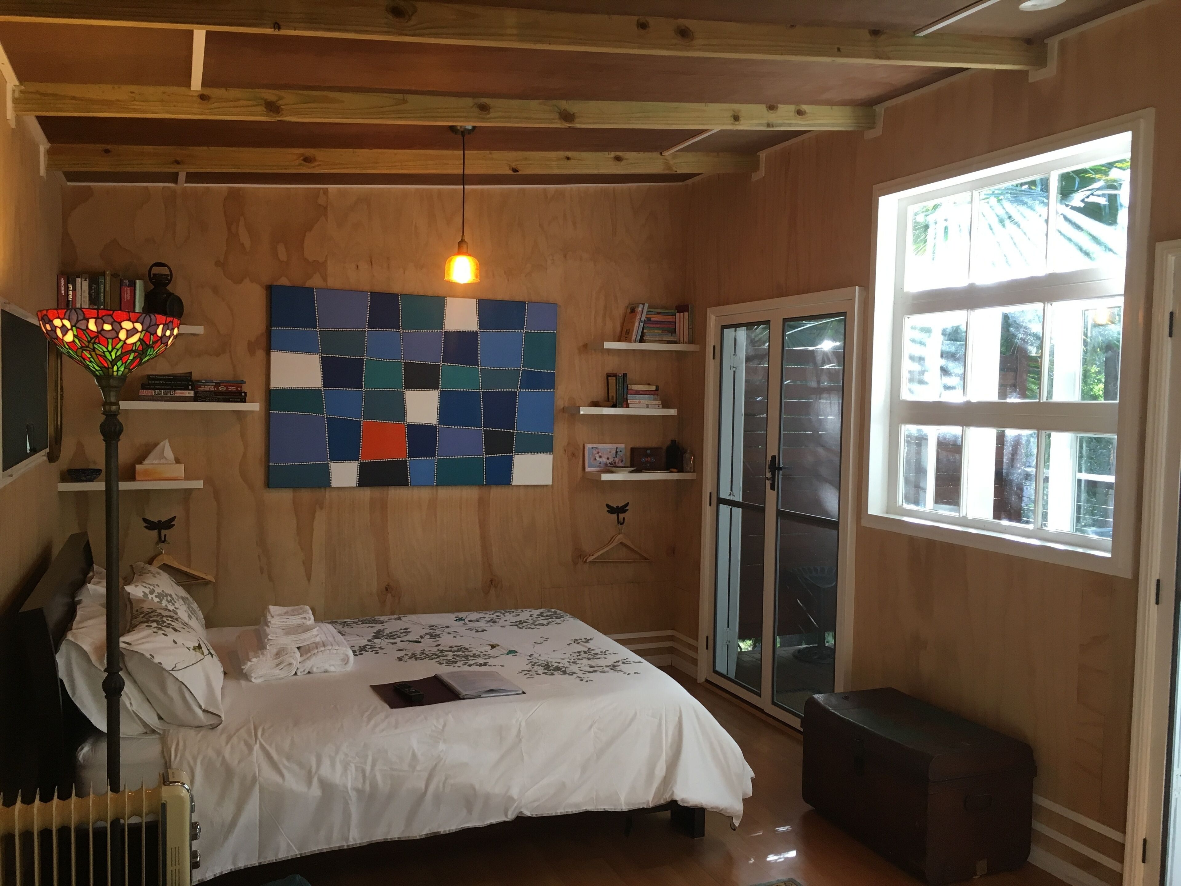 BRAND NEW Private retreat/cabin nestled in the forest and fully self contained