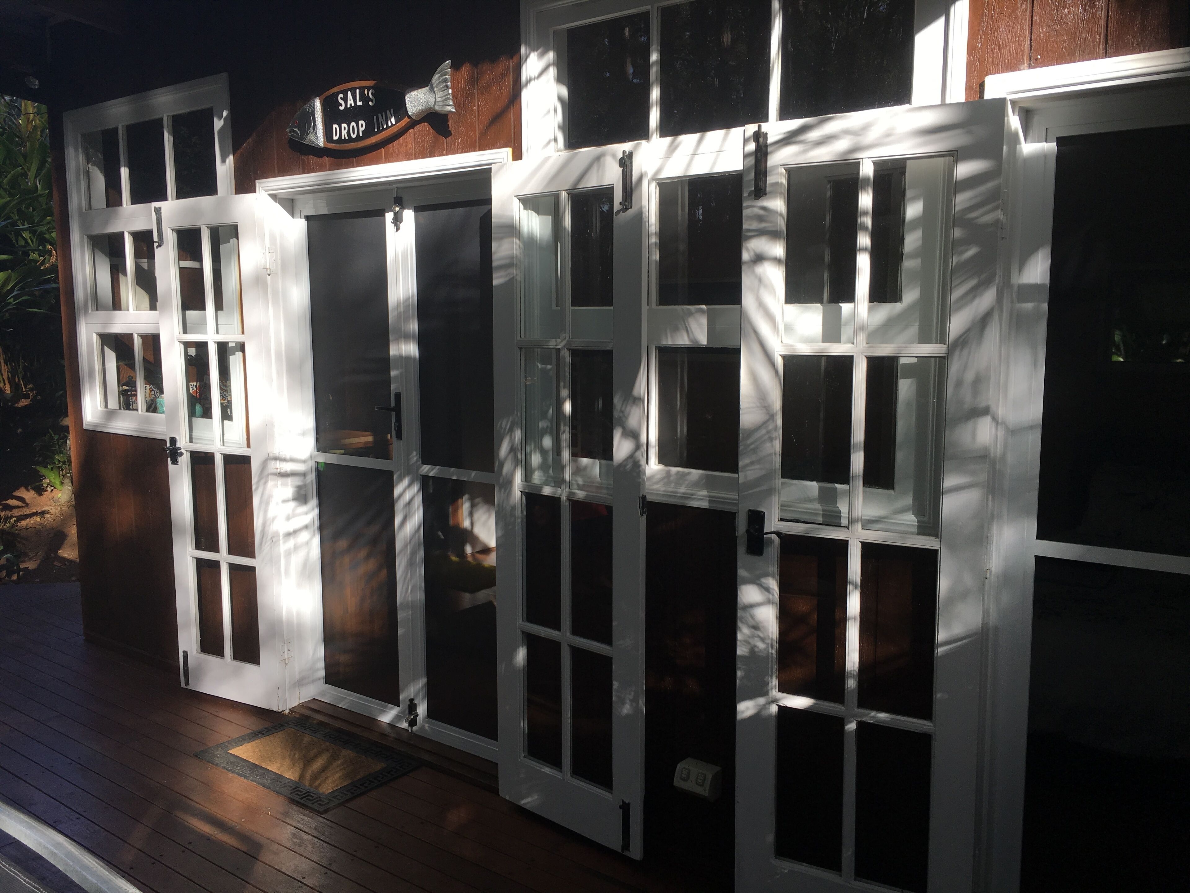 BRAND NEW Private retreat/cabin nestled in the forest and fully self contained