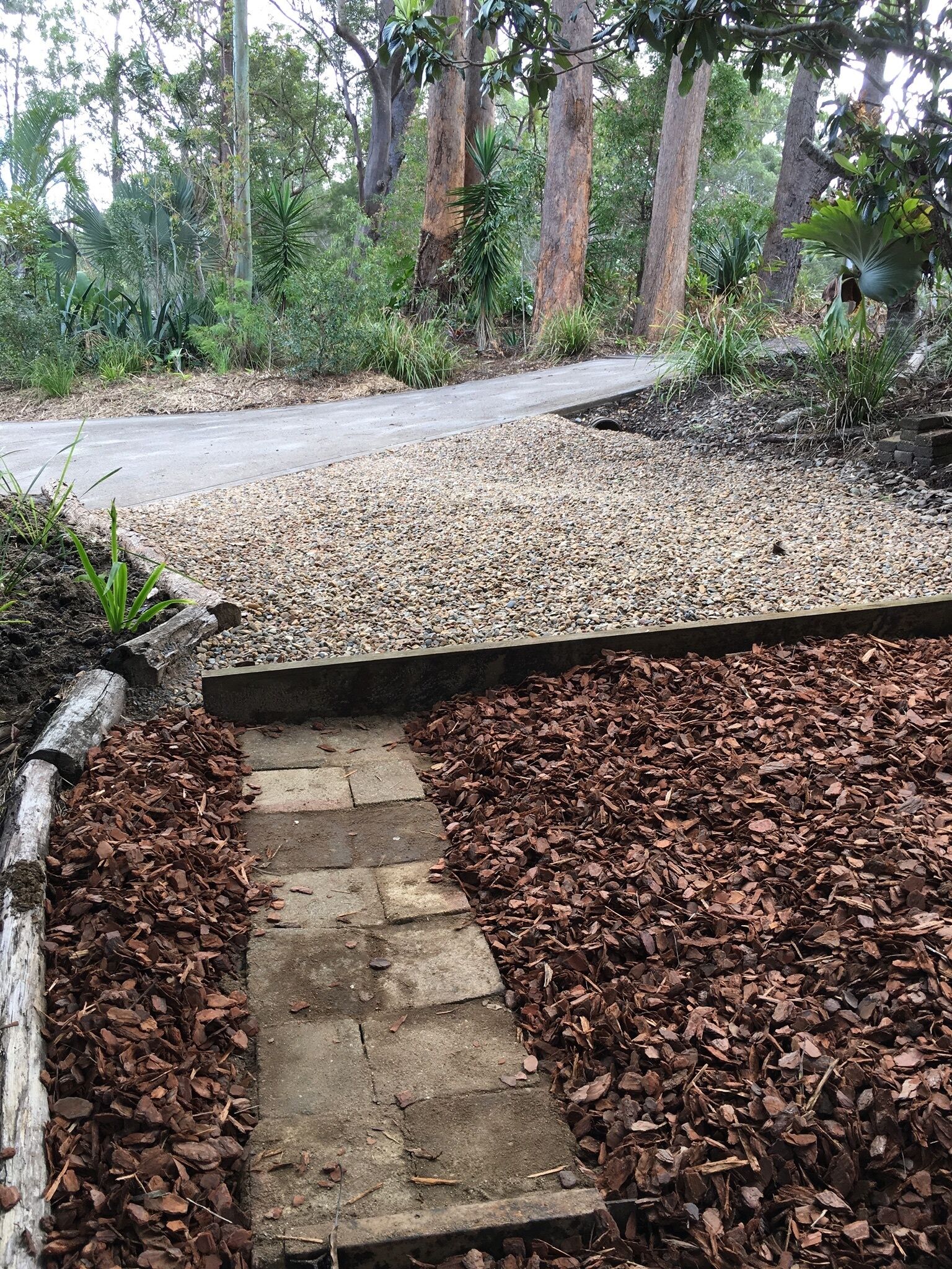 BRAND NEW Private retreat/cabin nestled in the forest and fully self contained