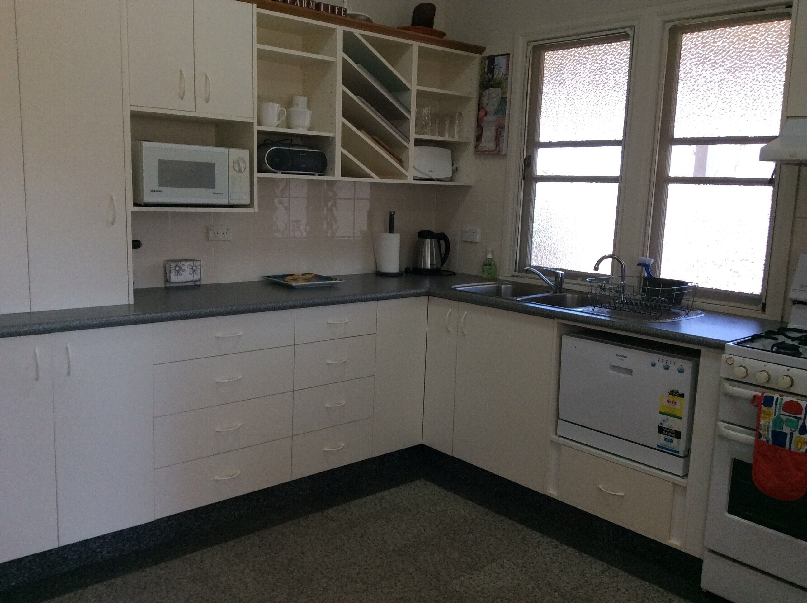 Delightful Queensland ..Country Cottage..With Comfort and Style