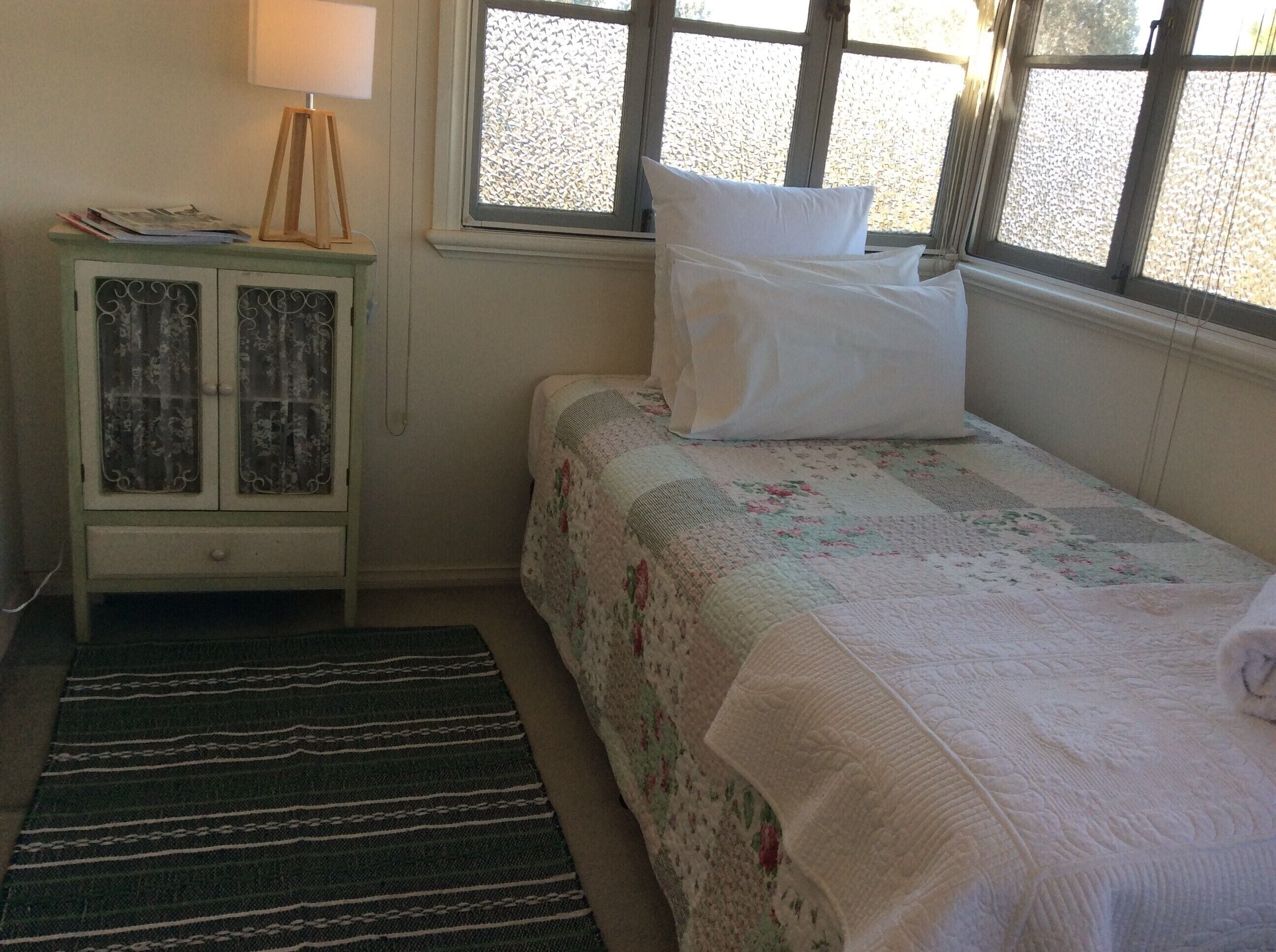 Delightful Queensland ..Country Cottage..With Comfort and Style