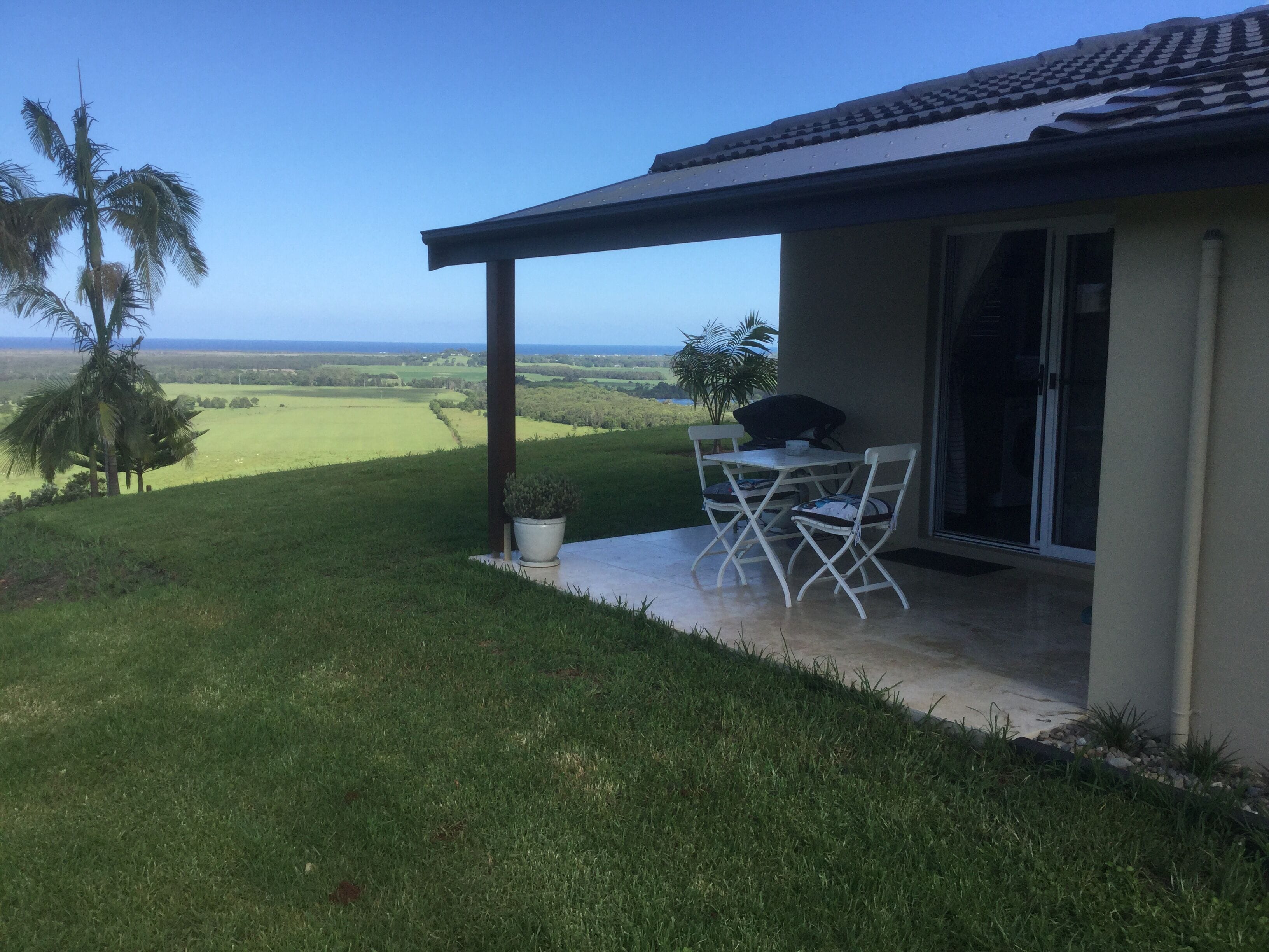 Ocean vista retreat near Lennox Head & Byron Bay.