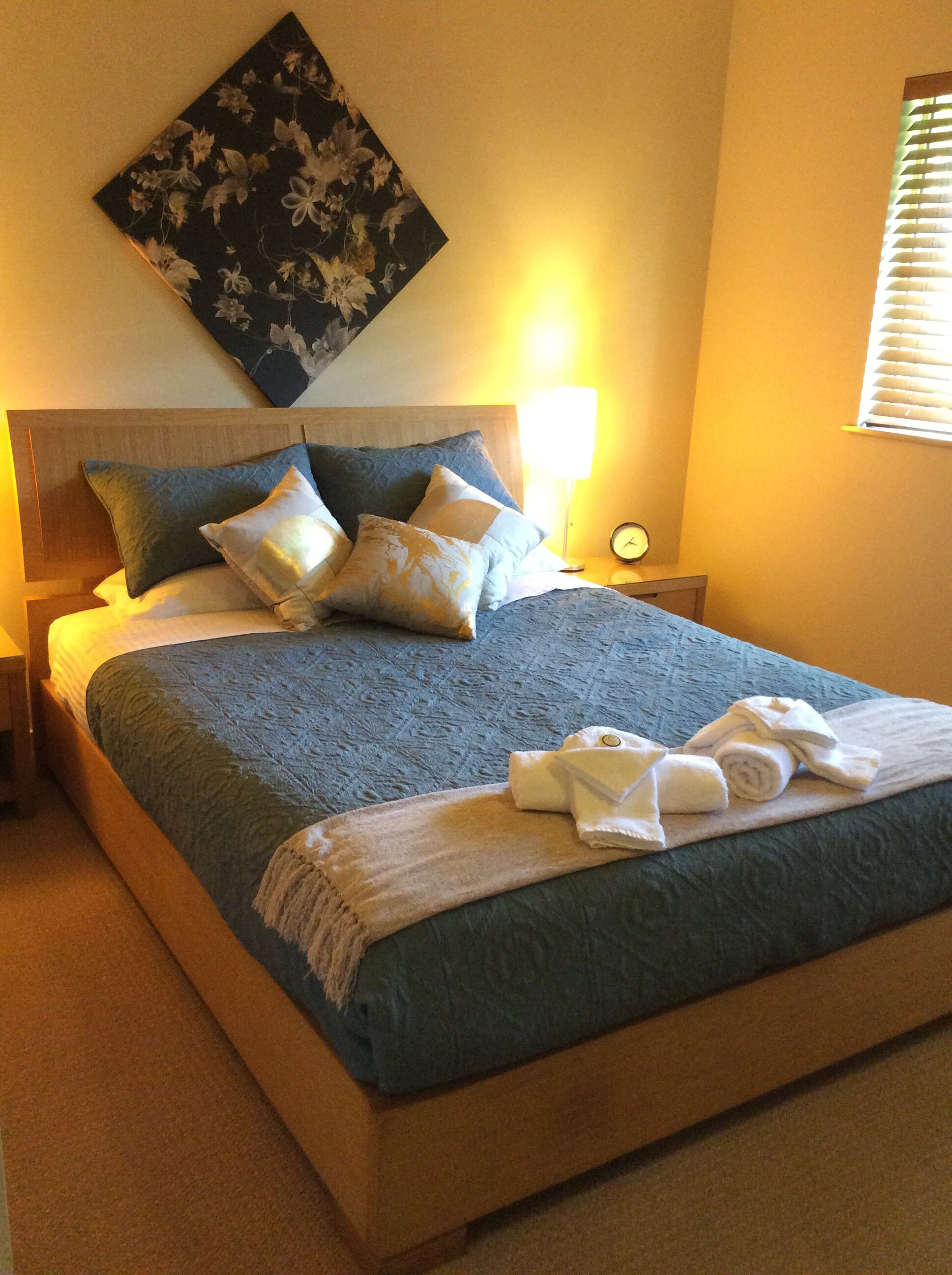 Luxury Tropical Apartment FREE WIFI on ground floor with lift to car park