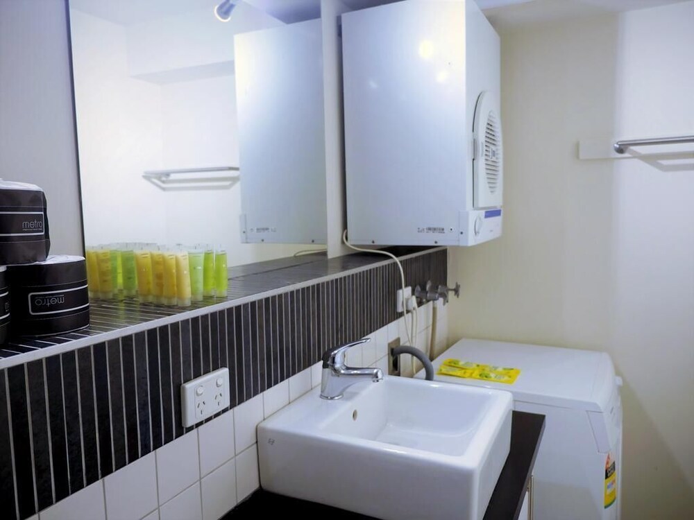 CONVENIENCE in the heart of Melbourne CBD 1BR Apt + FREE WIFI Deals & Reviews (Melbourne, AUS