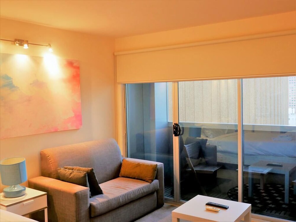 CONVENIENCE in the heart of Melbourne CBD 1BR Apt + FREE WIFI Deals & Reviews (Melbourne, AUS