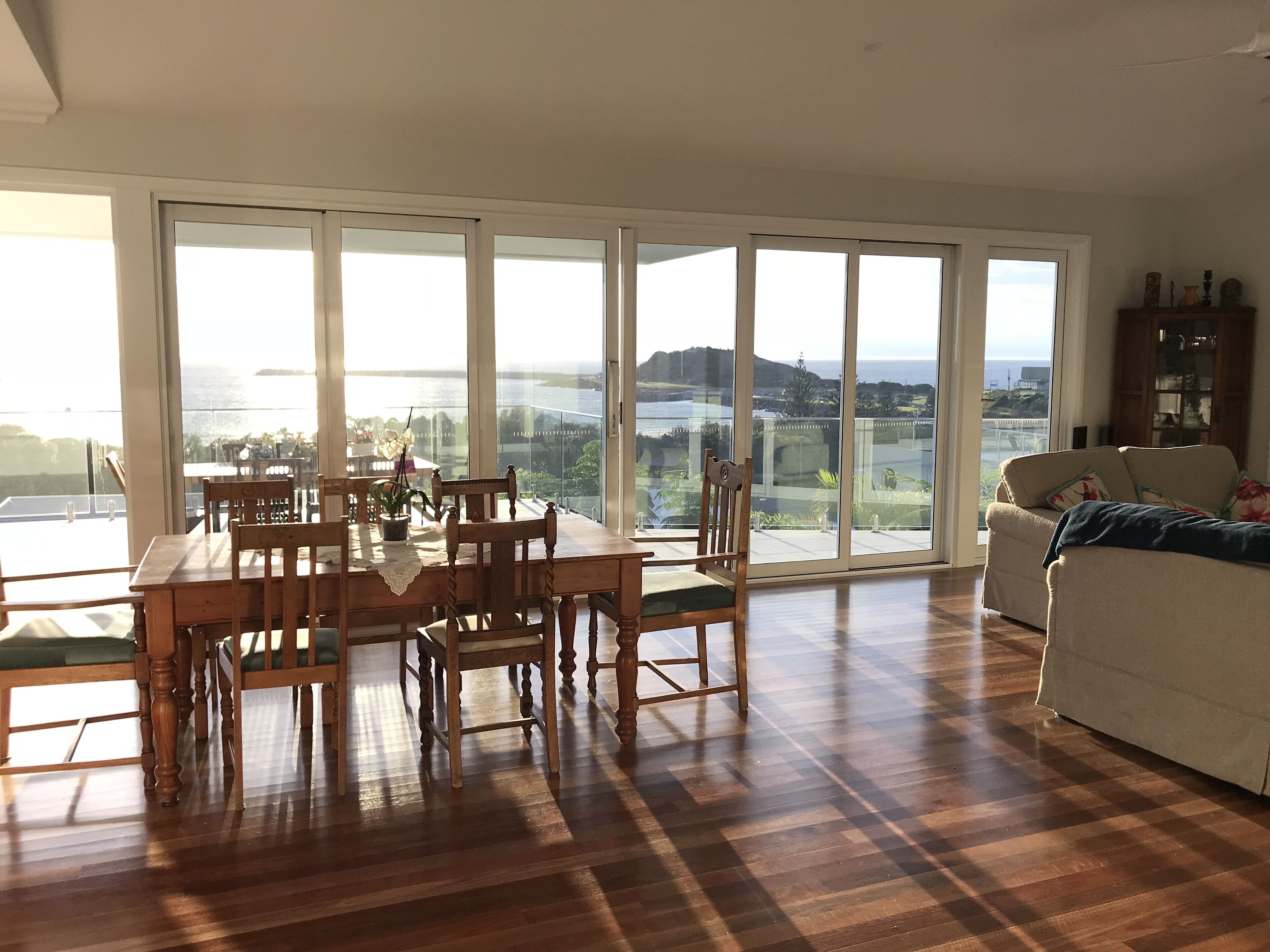 Jetty Splendour Guest Bedroom BnB with en-suite bathroom