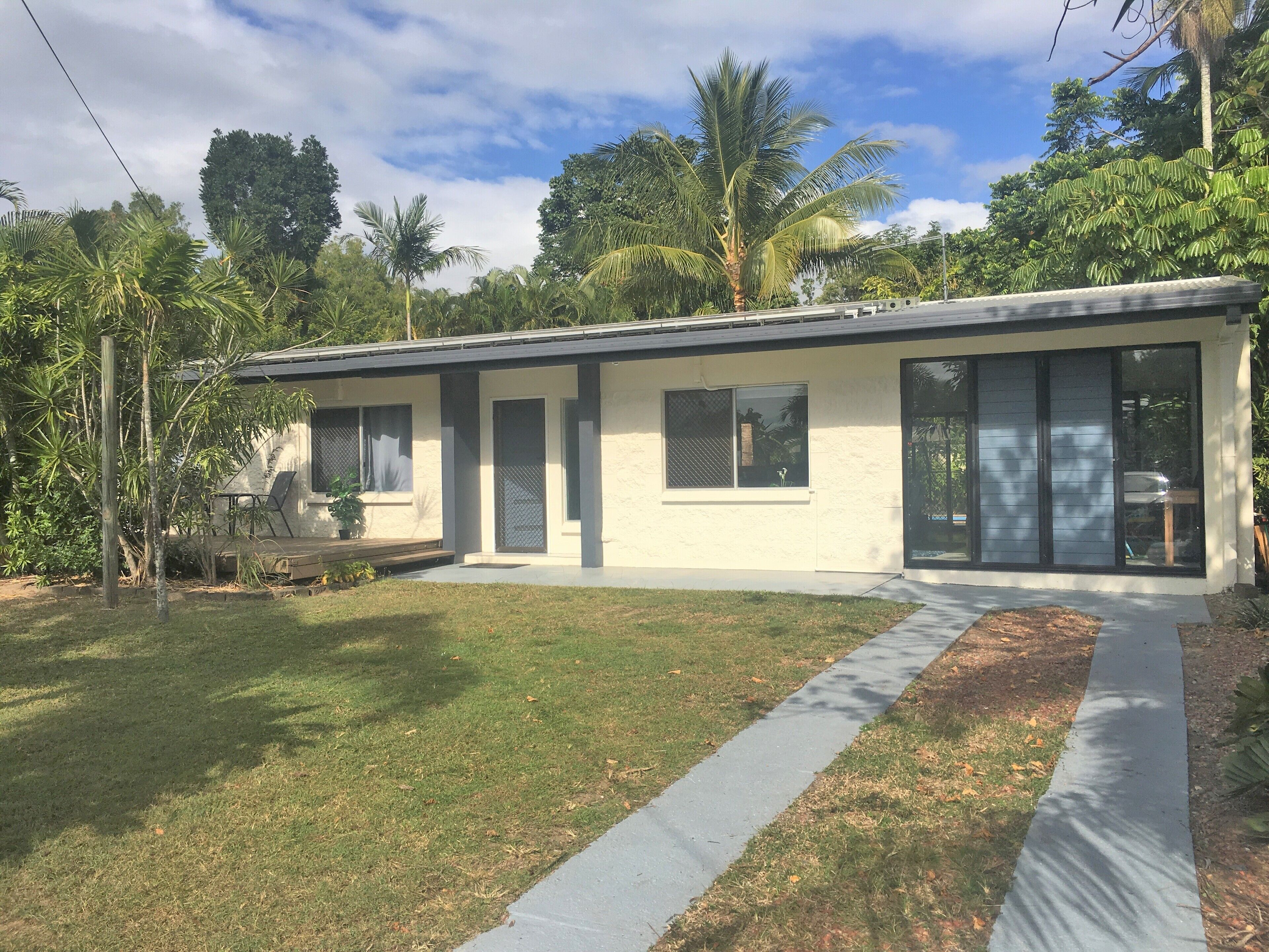 Tropical Private Open Space at Trinity