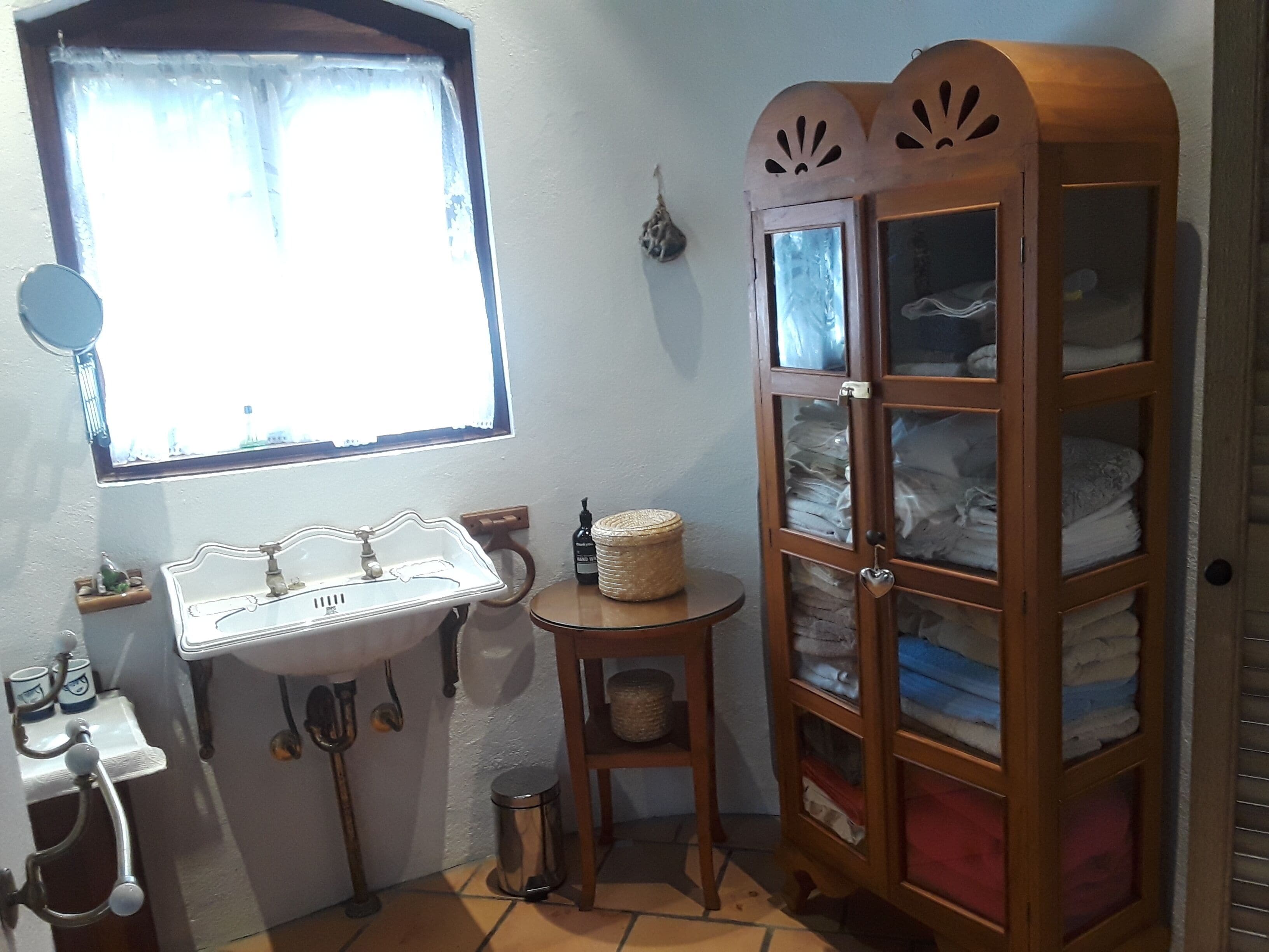 Off peak specials! Oceanview Romantic Castle for Two in charming Valla Beach