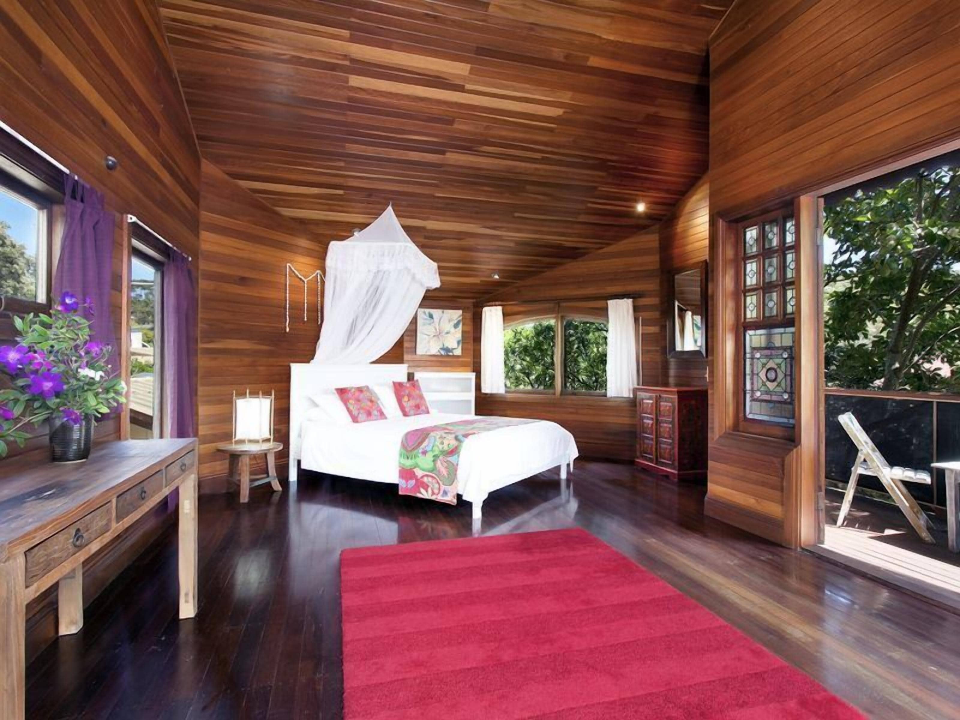 Off peak specials! Oceanview Romantic Castle for Two in charming Valla Beach