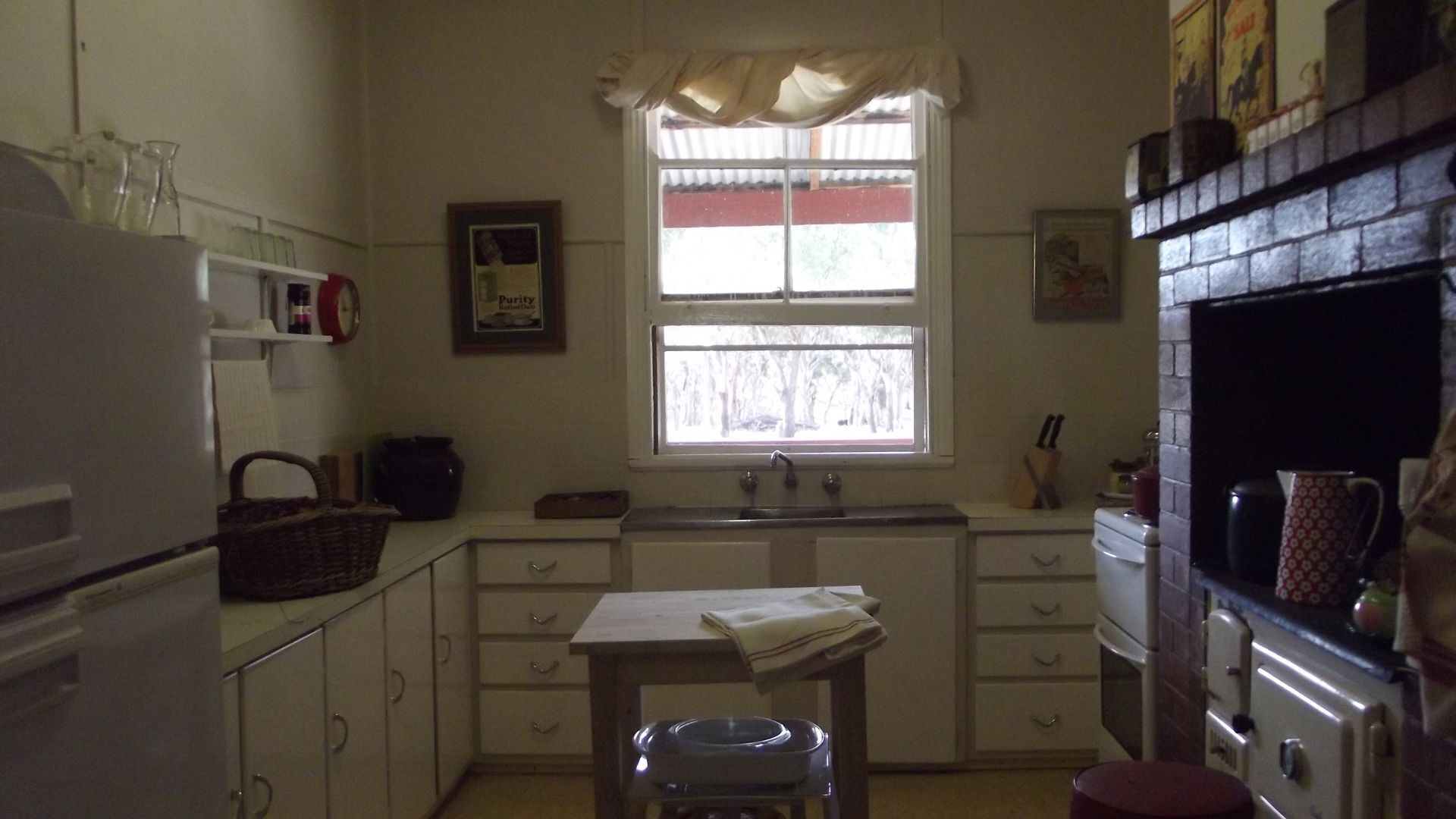 Waterloo Stockmans Cottage - Historic Rural Property