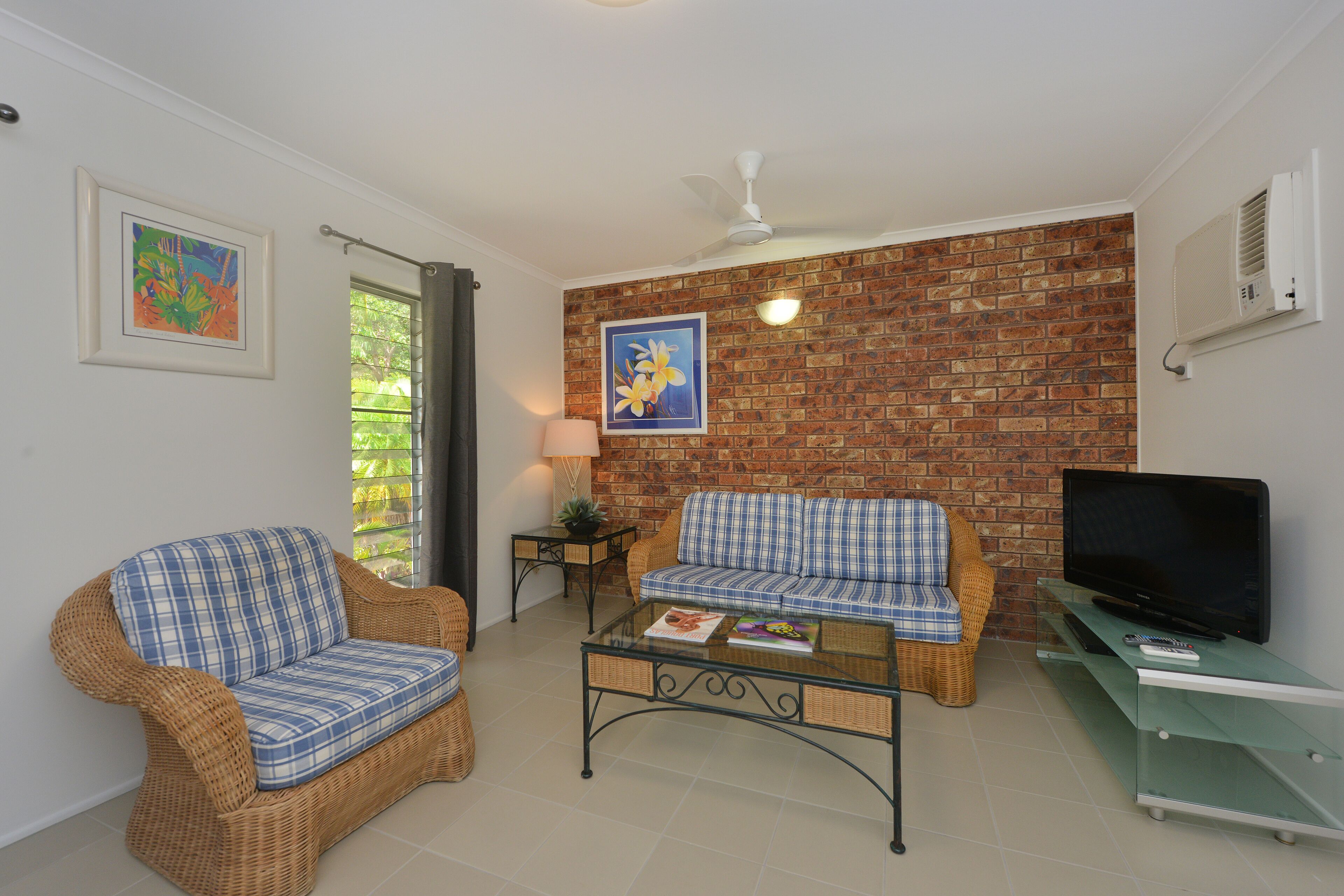 Superior One Bedroom Apartment