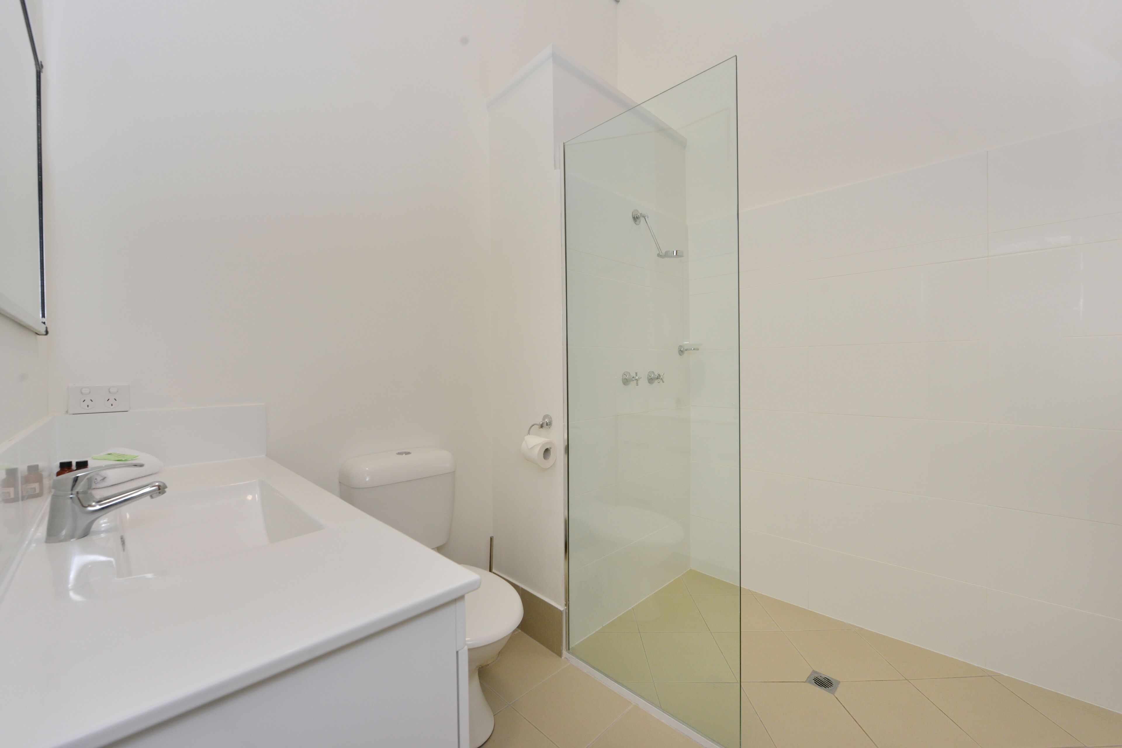 Superior One Bedroom Apartment