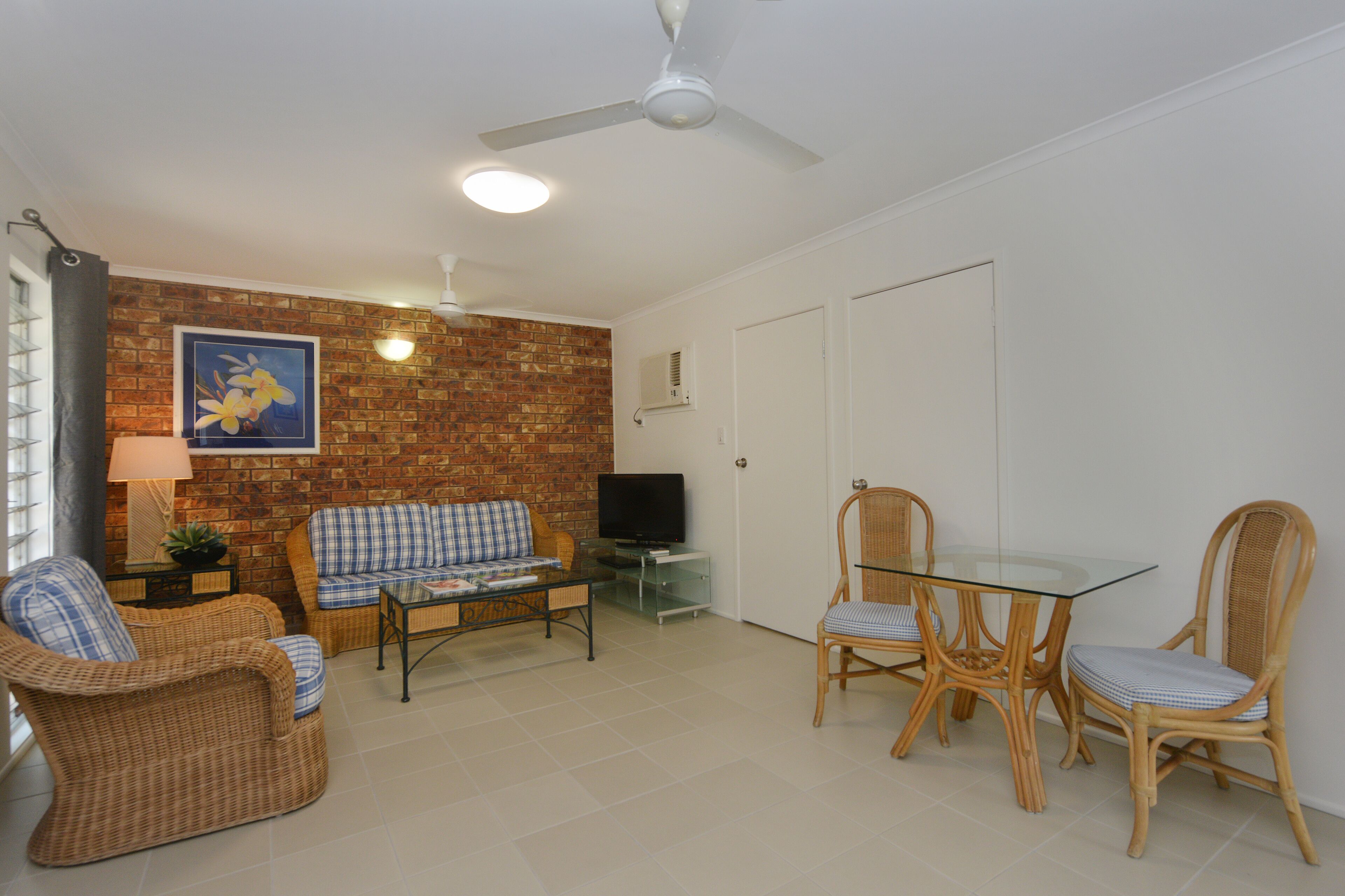 Superior One Bedroom Apartment