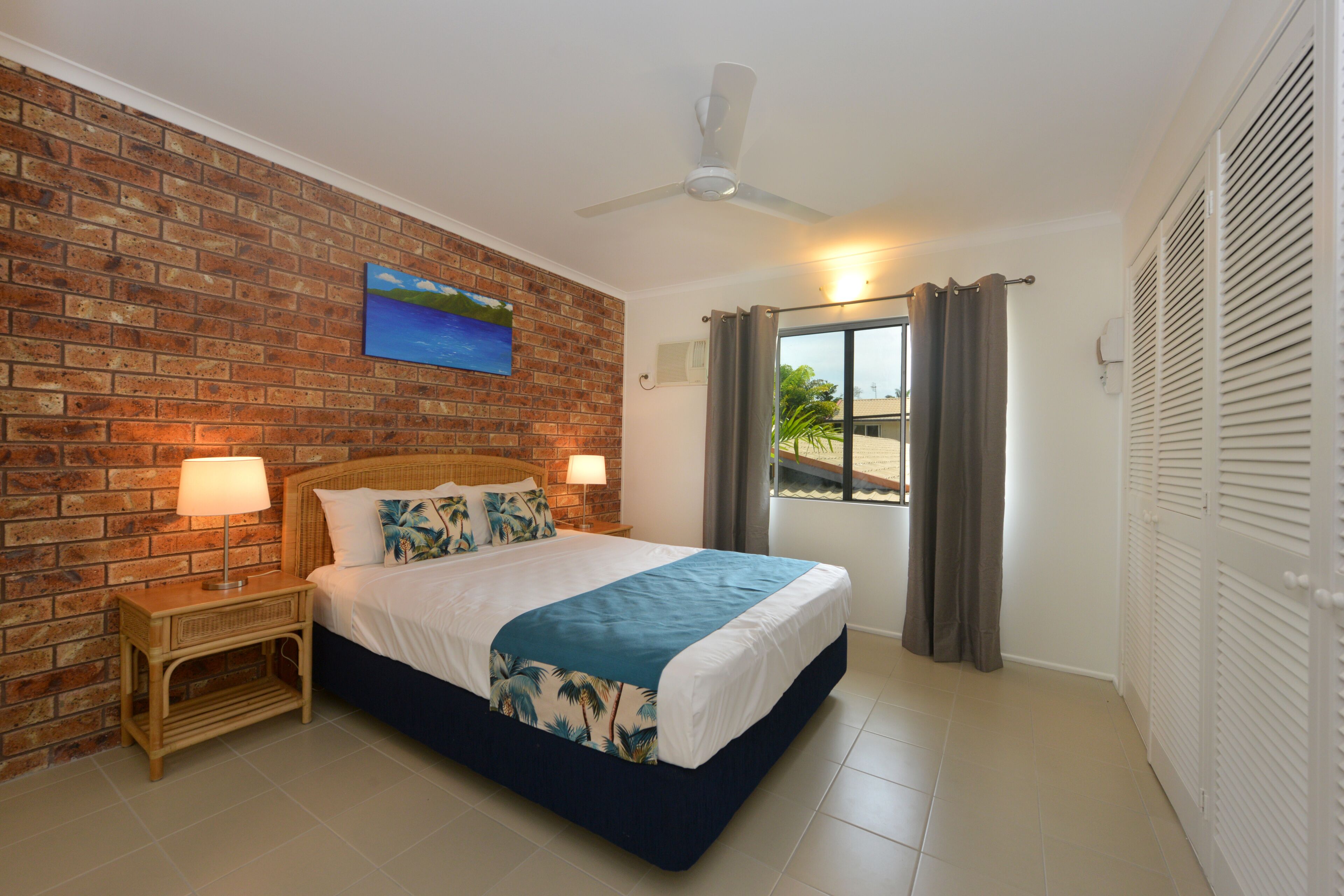 Superior One Bedroom Apartment