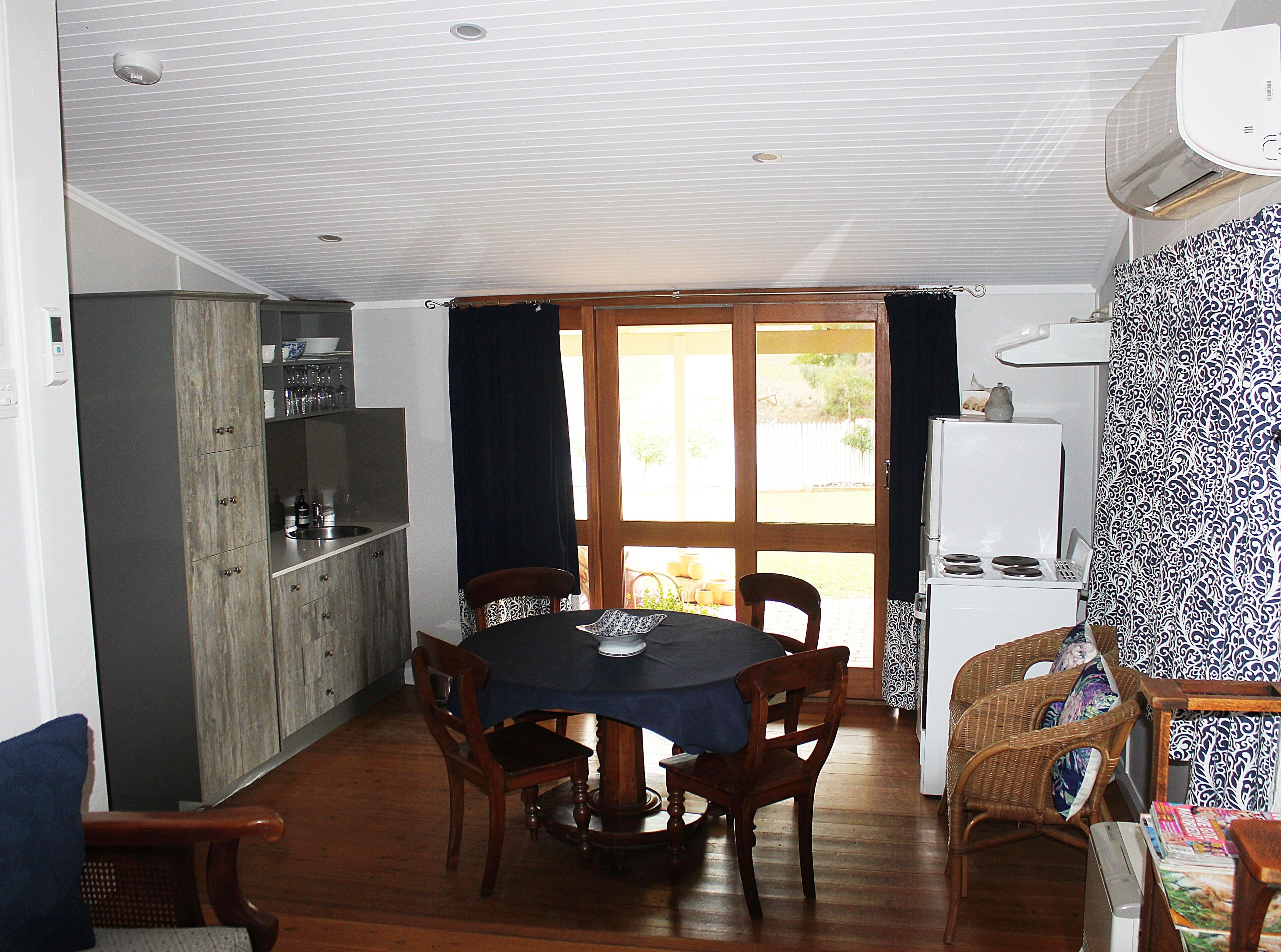 Country Cottage at Outback Cellar Dubbo