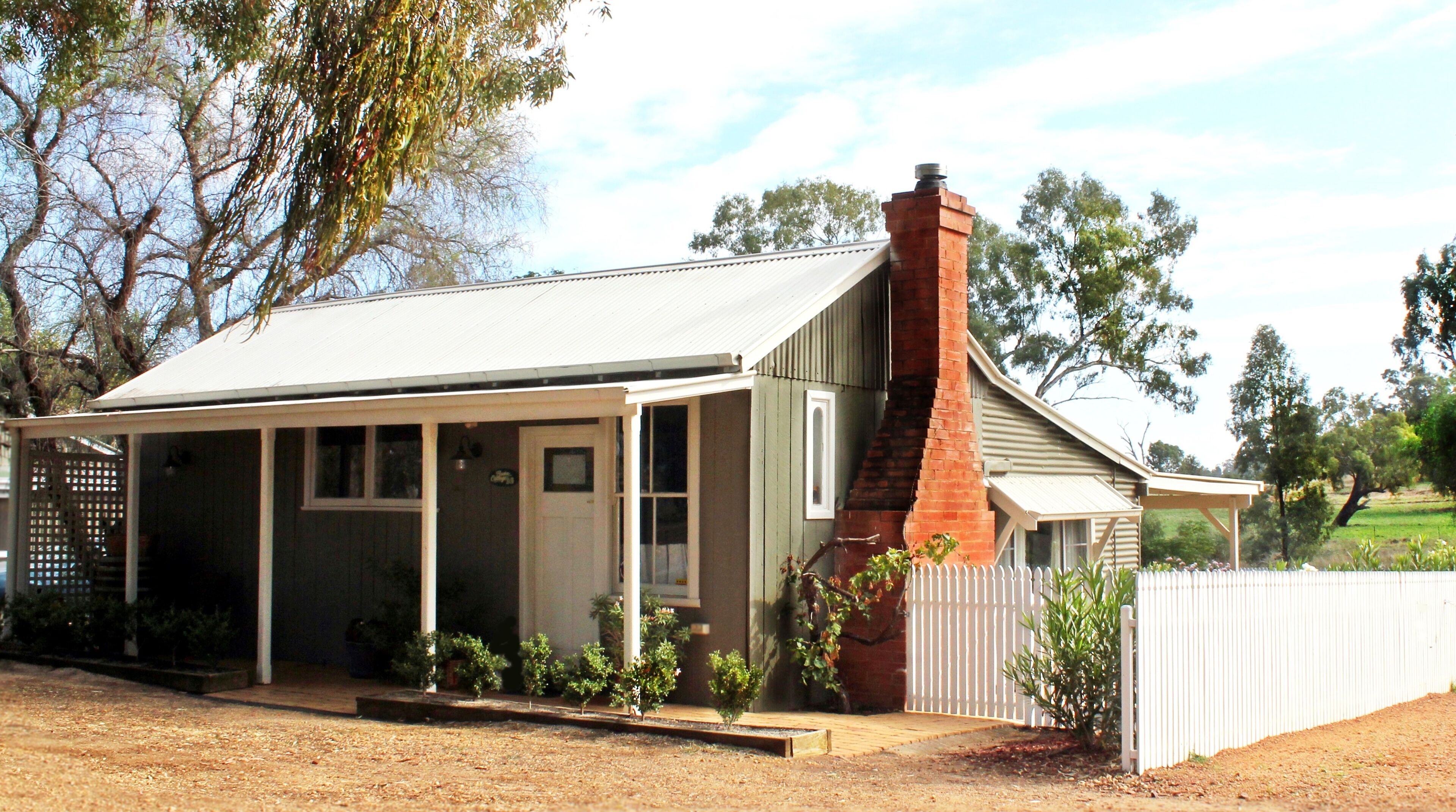 Country Cottage at Outback Cellar Dubbo