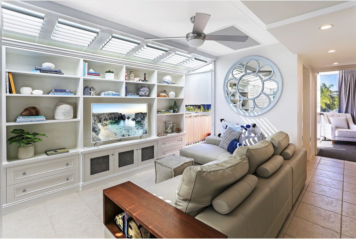 RIVERFRONT APARTMENT