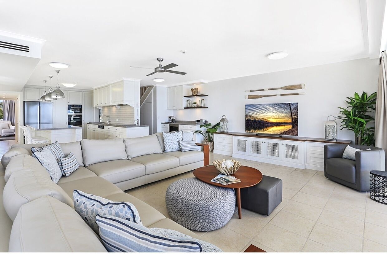 RIVERFRONT APARTMENT