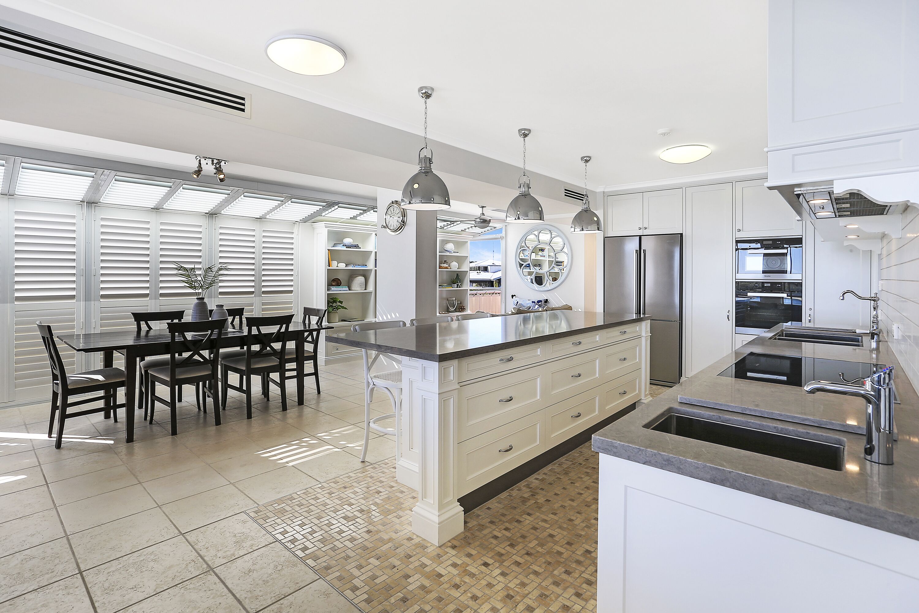 RIVERFRONT APARTMENT