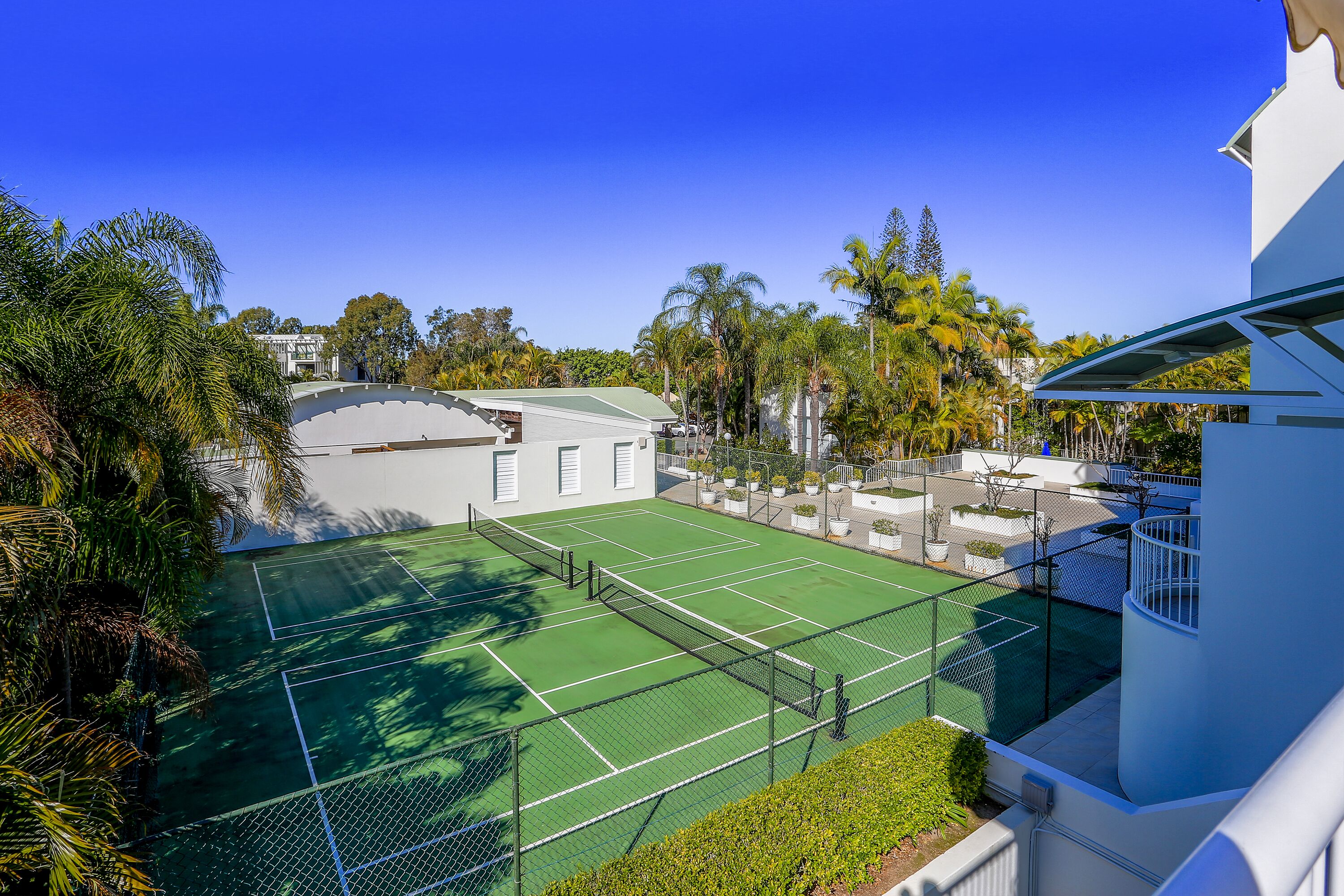 RIVERFRONT APARTMENT