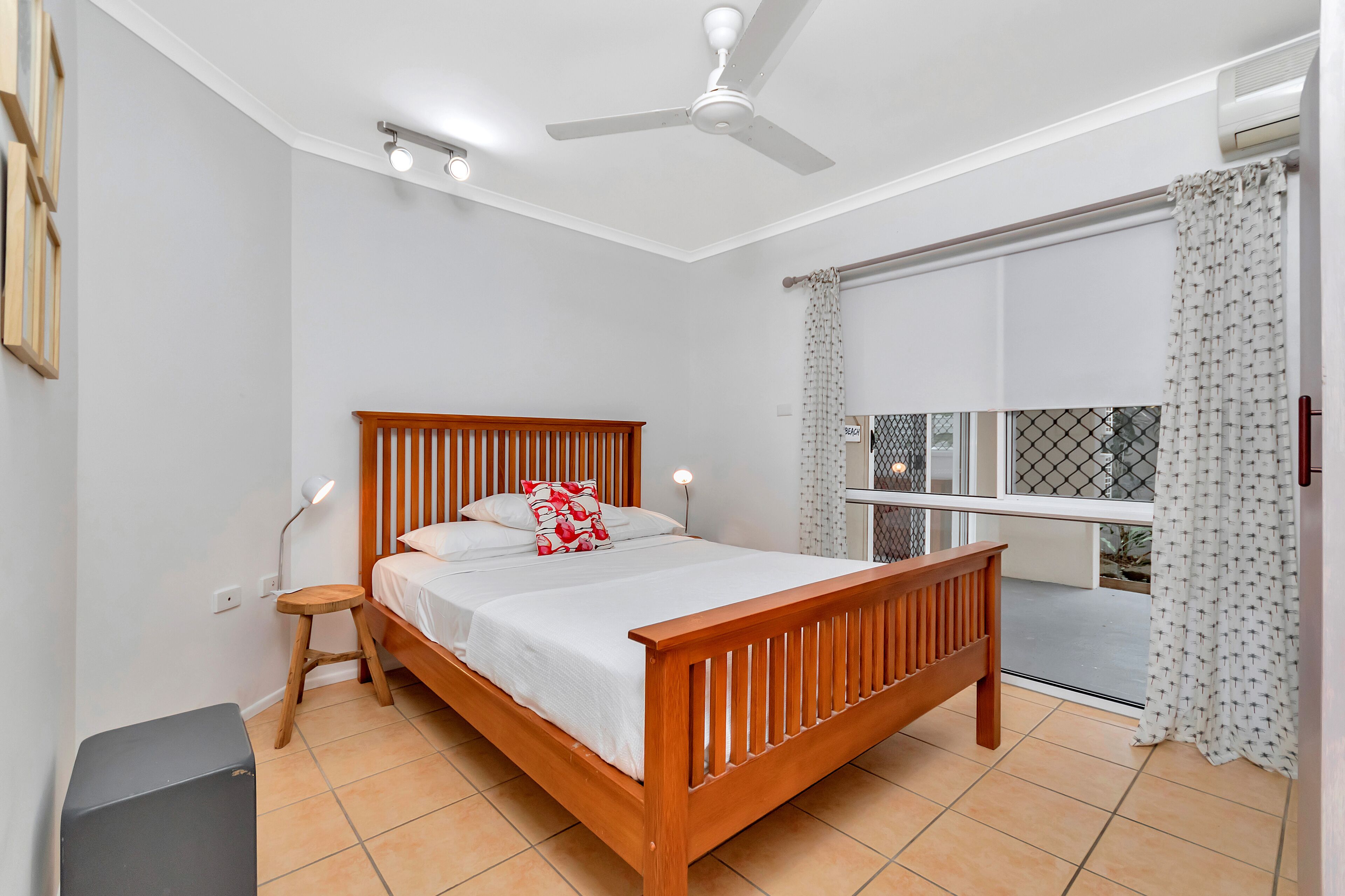 Great Family Beach House Only one Block From the Beautiful Clifton Beach