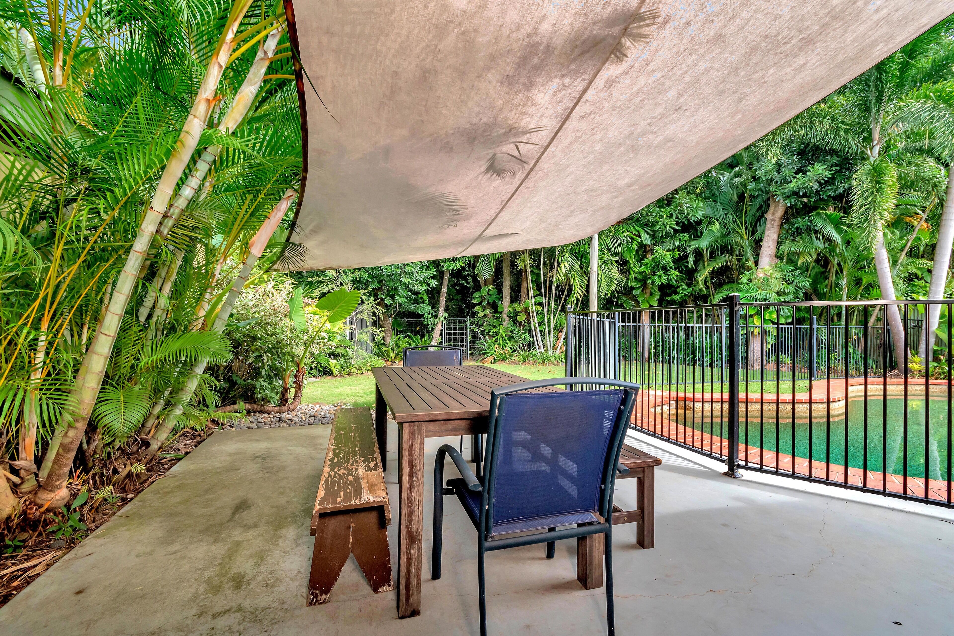 Great Family Beach House Only one Block From the Beautiful Clifton Beach