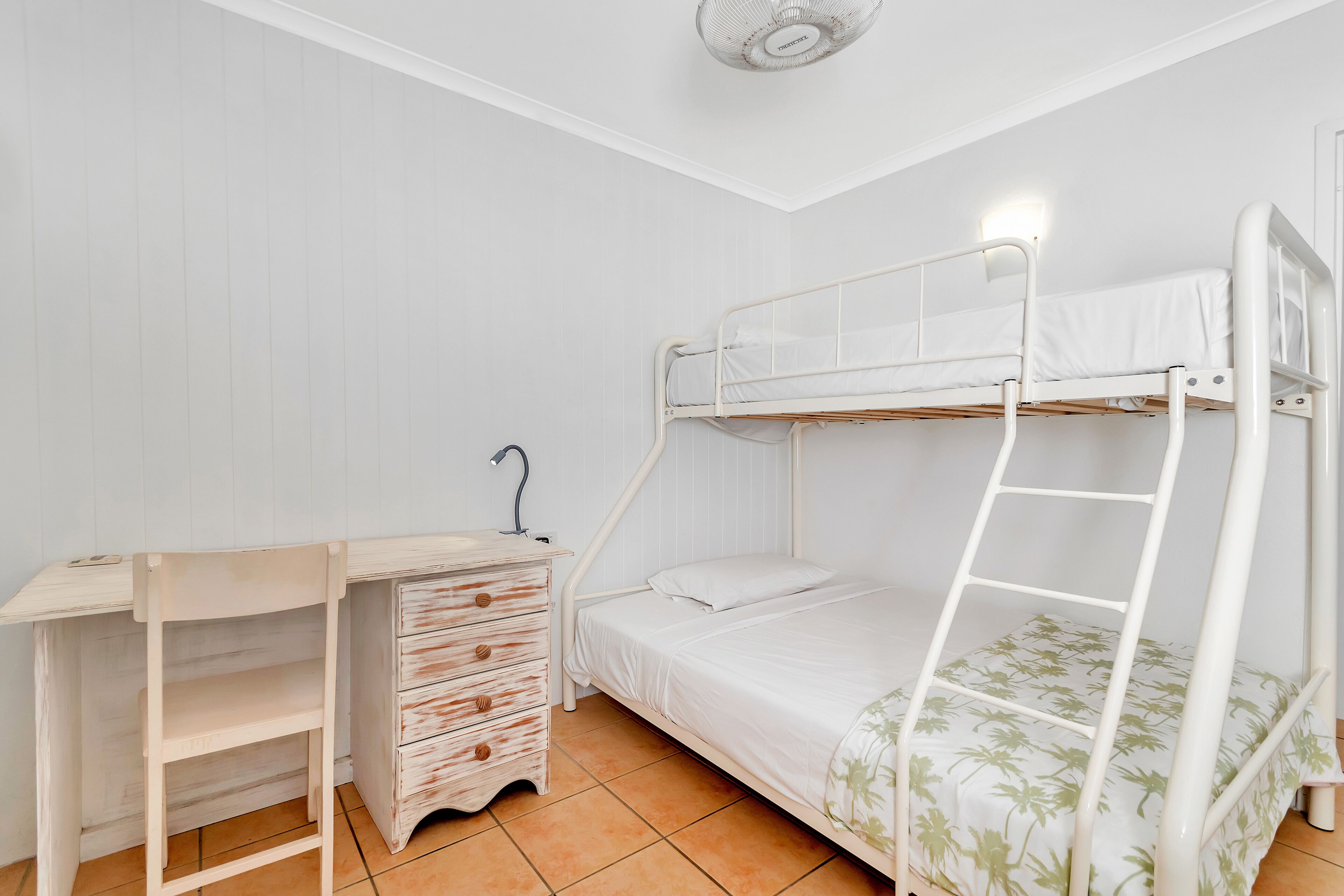 Great Family Beach House Only one Block From the Beautiful Clifton Beach