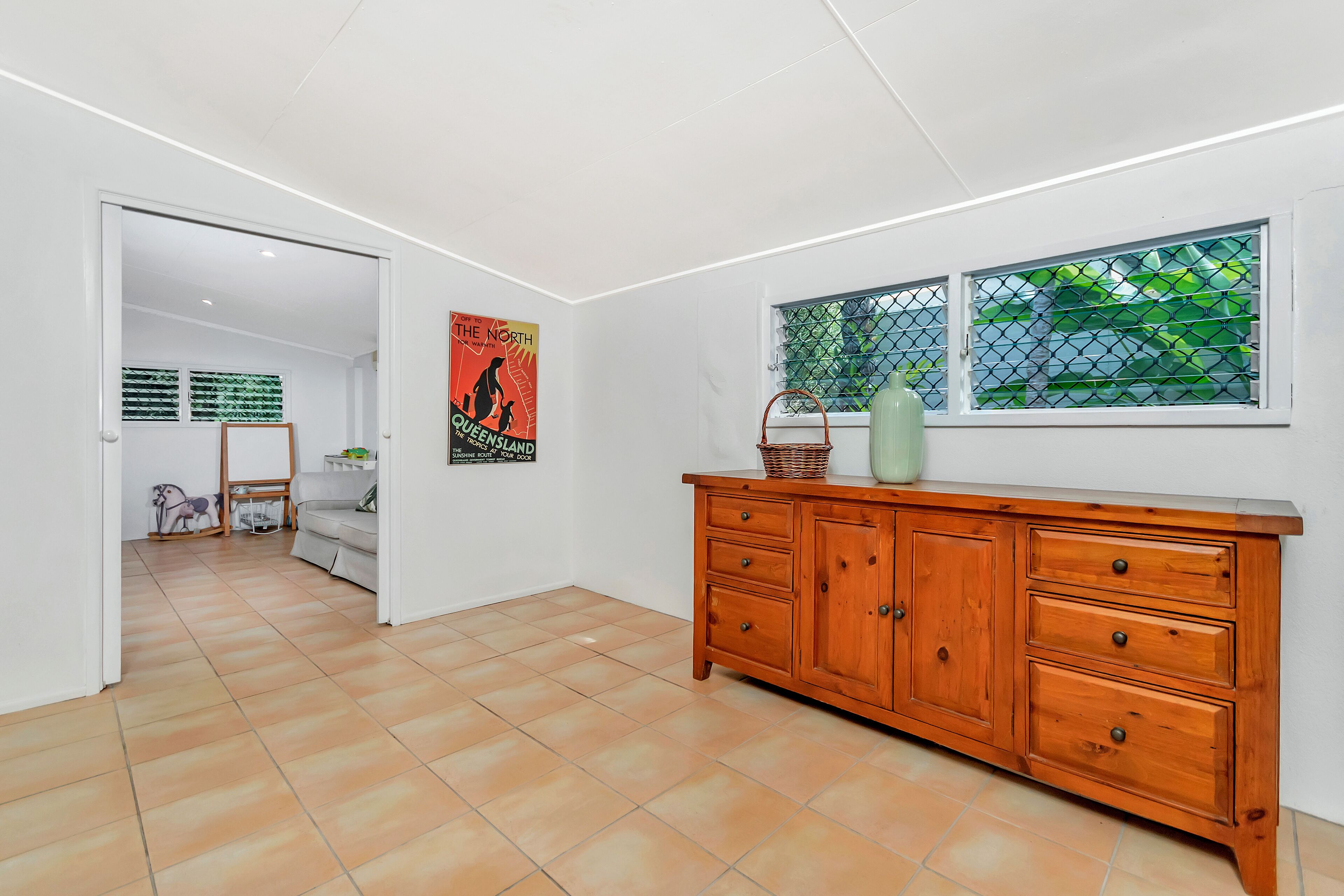 Great Family Beach House Only one Block From the Beautiful Clifton Beach