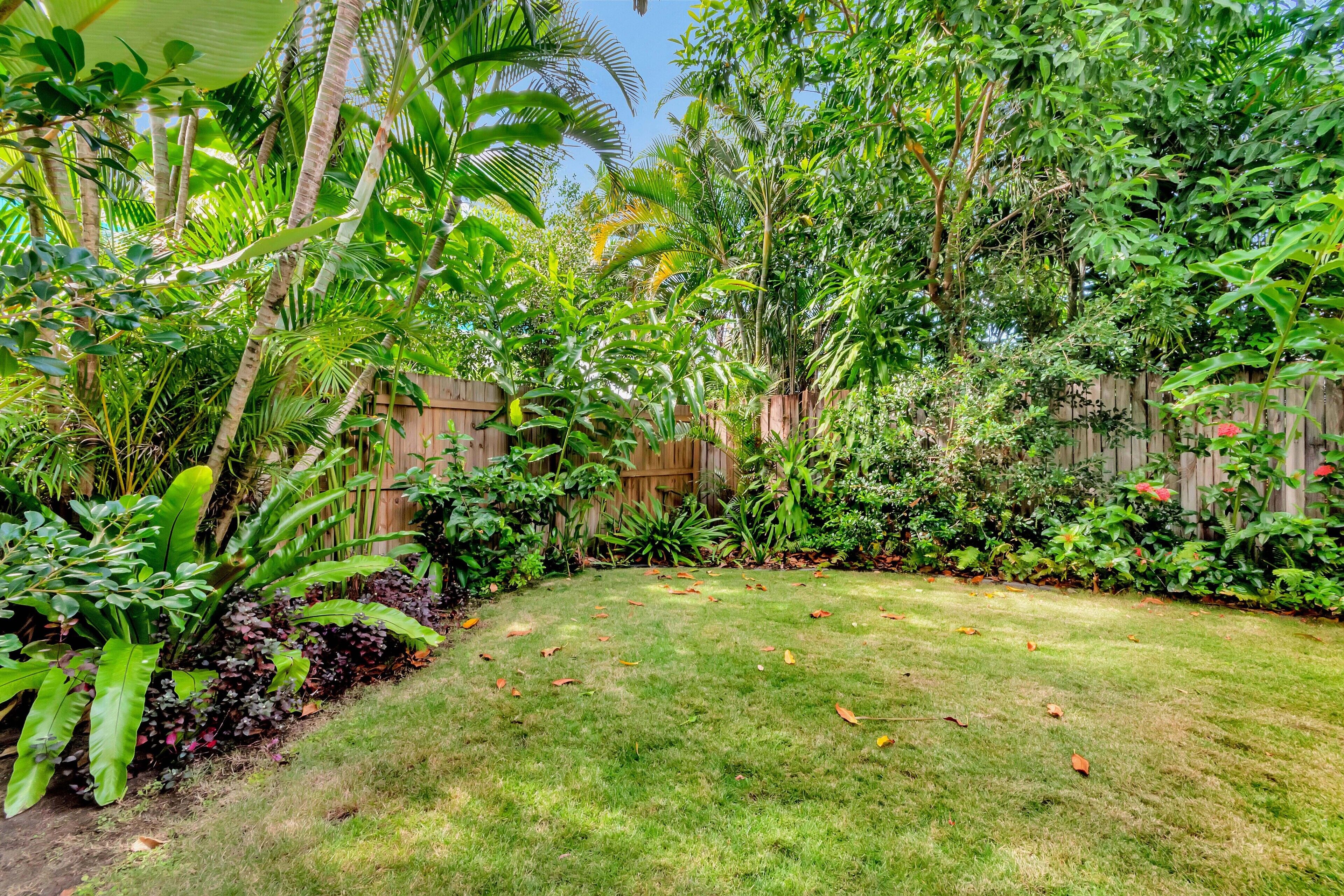 Great Family Beach House Only one Block From the Beautiful Clifton Beach