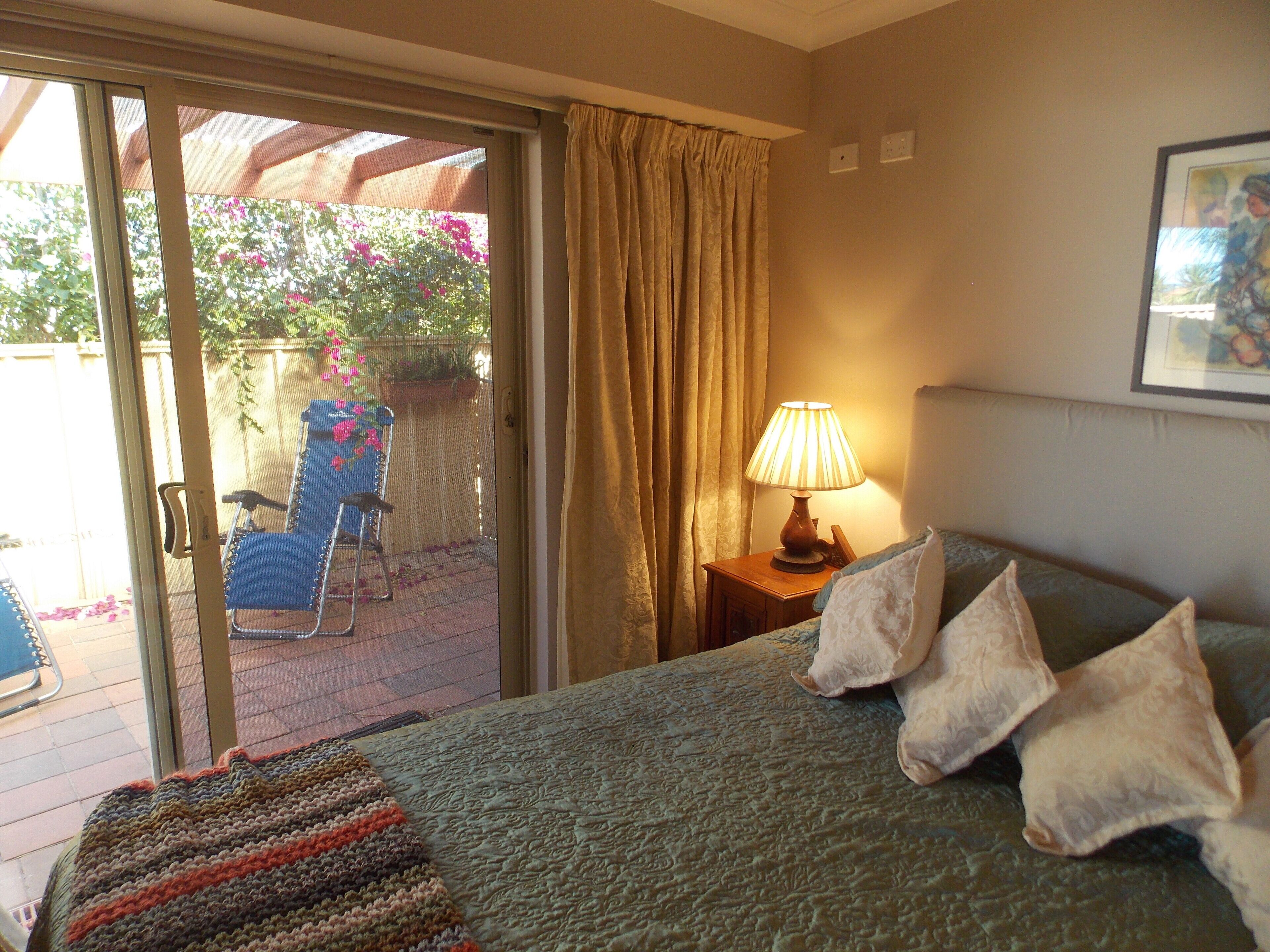 "kallaroo Garden Cottage" - Close to Magnificent Beaches!