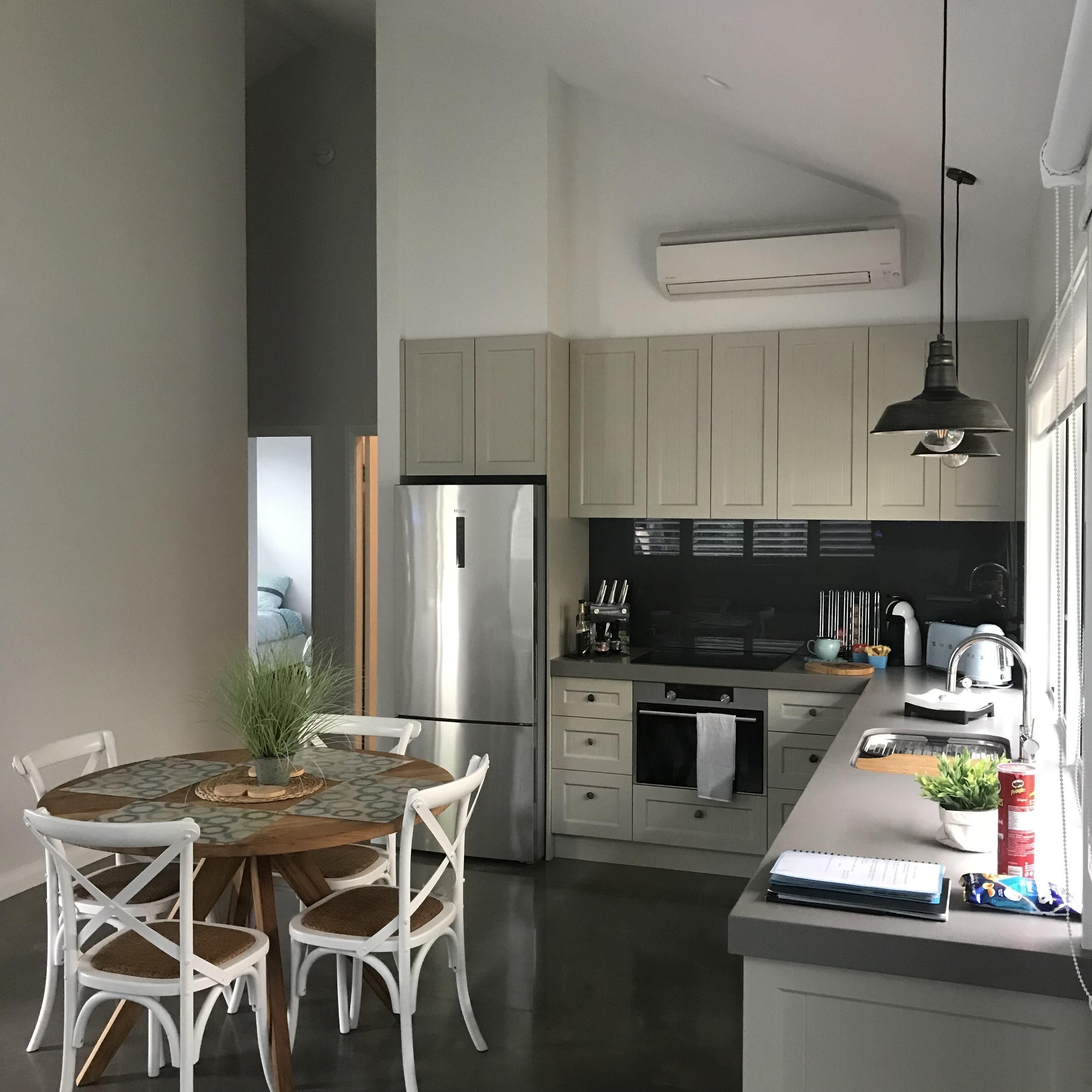 BEACH Shack 1 , 2 BDRM House 100m to Sawtell Beach & Village