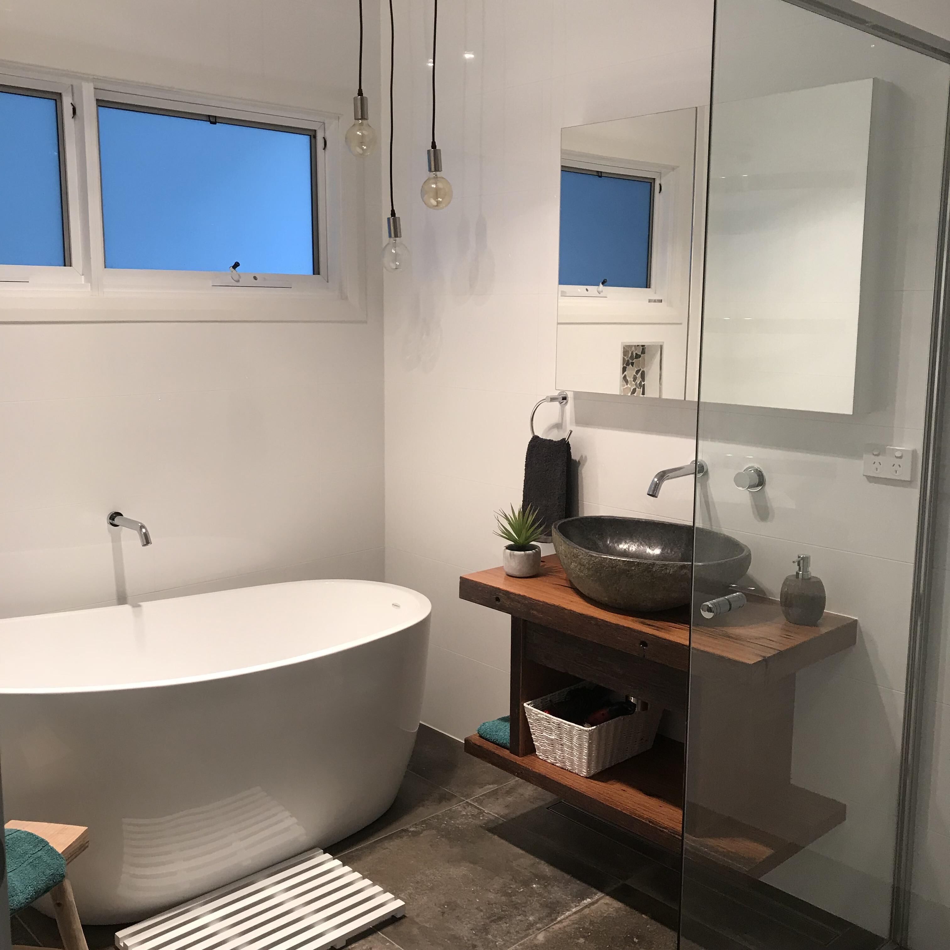 BEACH Shack 1 , 2 BDRM House 100m to Sawtell Beach & Village