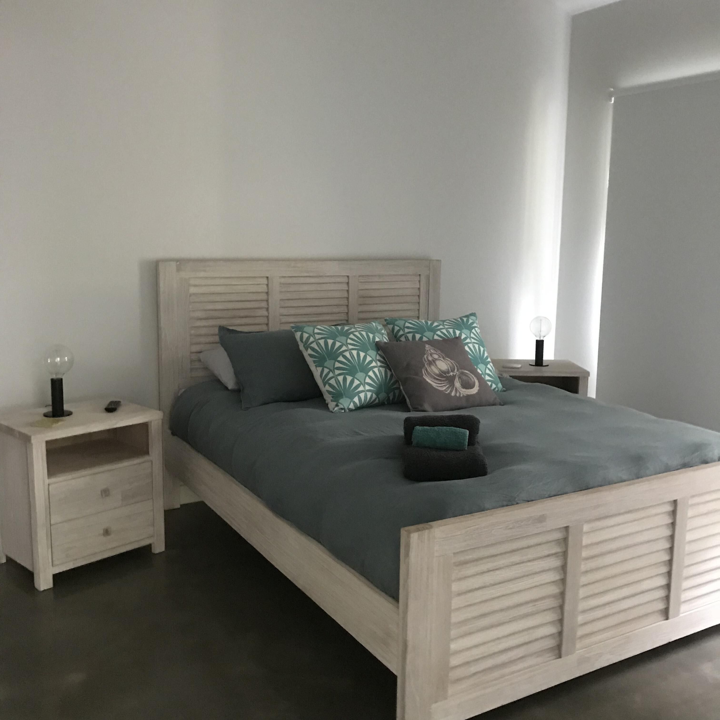 BEACH Shack 1 , 2 BDRM House 100m to Sawtell Beach & Village